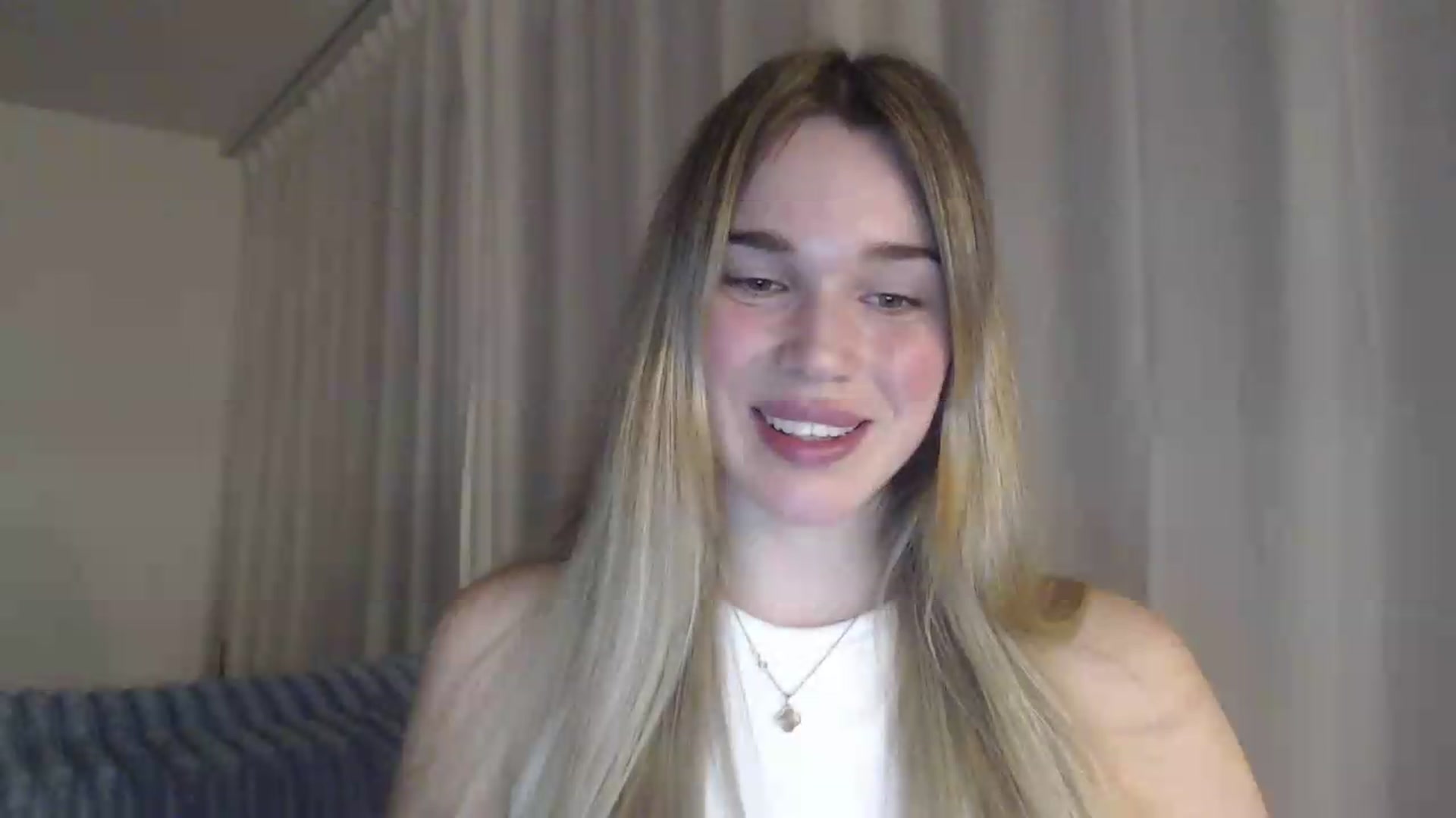 Gallery image thumbnail from Ooh_Cassie's myfreecams stream on, 05/12/2026, 20:05 image 18 of 20