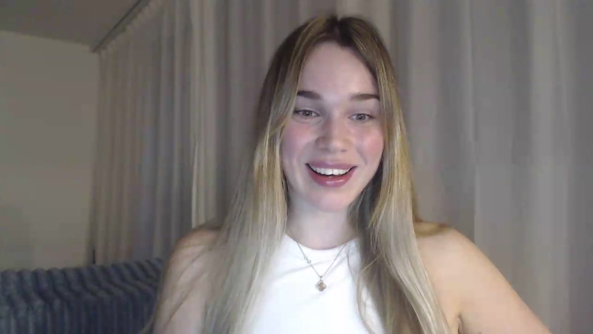 Gallery image thumbnail from Ooh_Cassie's myfreecams stream on, 05/12/2026, 20:05 image 9 of 20