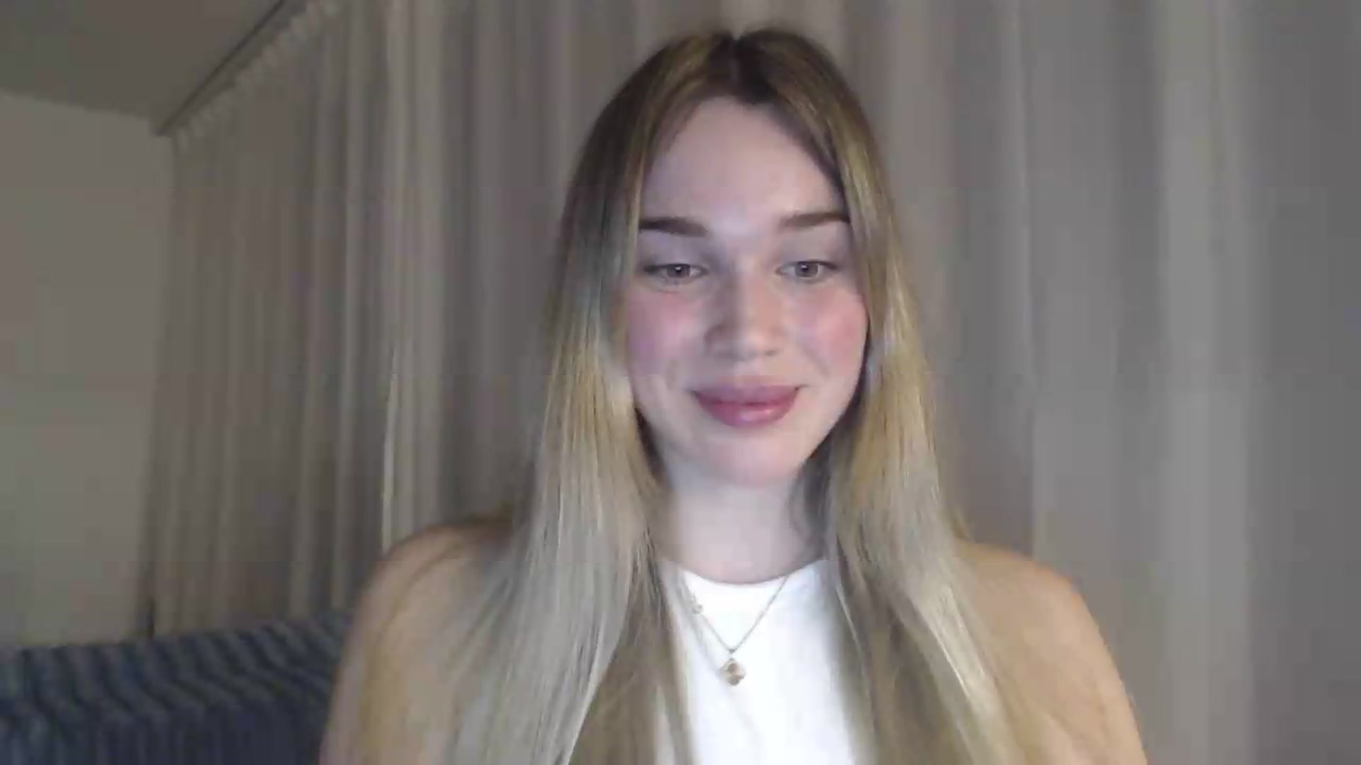 Gallery image thumbnail from Ooh_Cassie's myfreecams stream on, 05/12/2026, 20:05 image 15 of 20