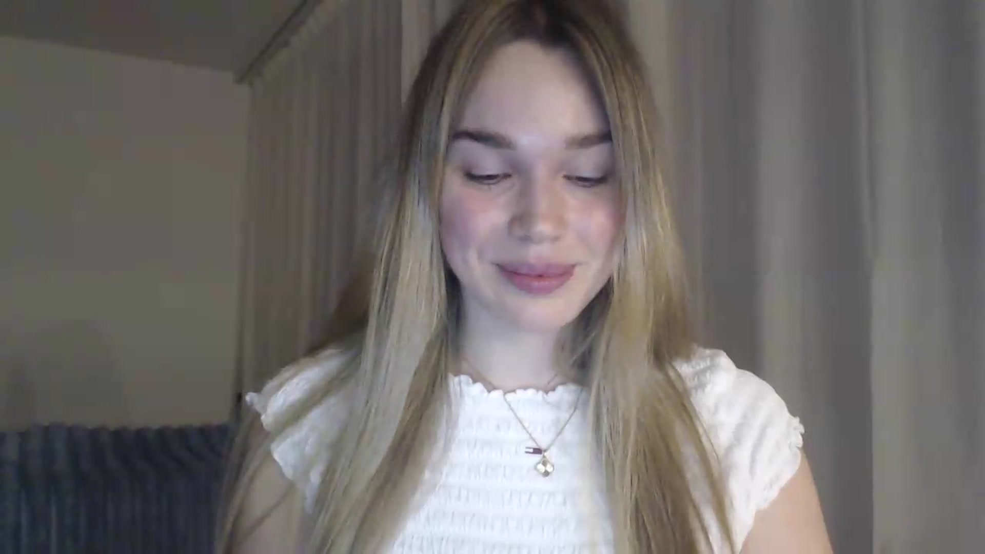 Gallery image thumbnail from Ooh_Cassie's myfreecams stream on, 05/18/2026, 20:03 image 4 of 20