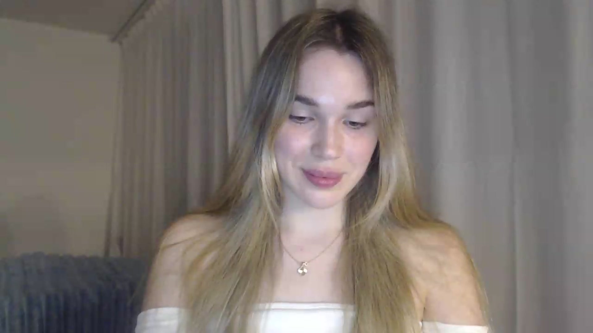 Gallery image thumbnail from Ooh_Cassie's myfreecams stream on, 05/25/2026, 24:00 image 5 of 20
