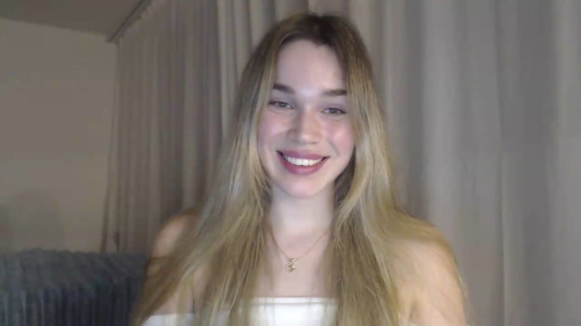 Gallery image thumbnail from Ooh_Cassie's myfreecams stream on, 05/25/2026, 24:00 image 15 of 20