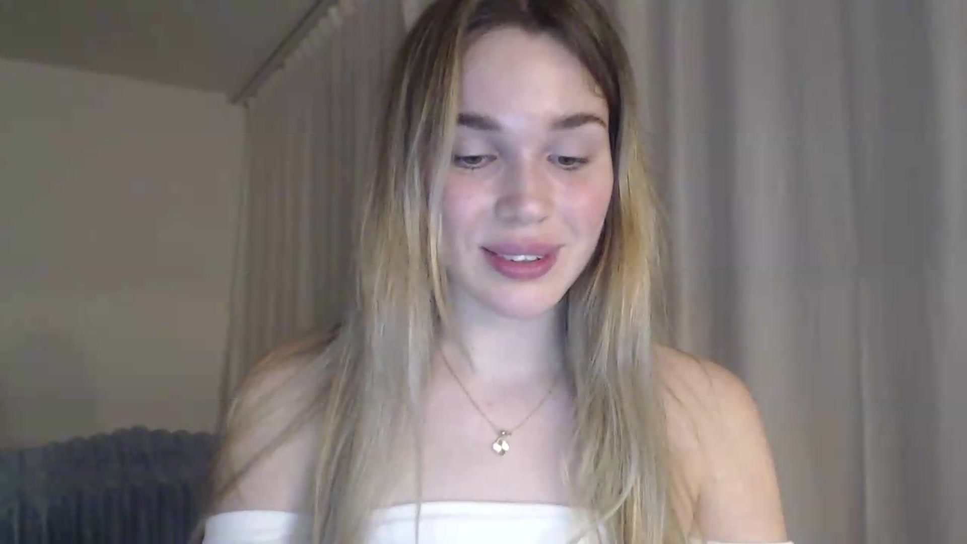 Gallery image thumbnail from Ooh_Cassie's myfreecams stream on, 05/25/2026, 24:44 image 18 of 20