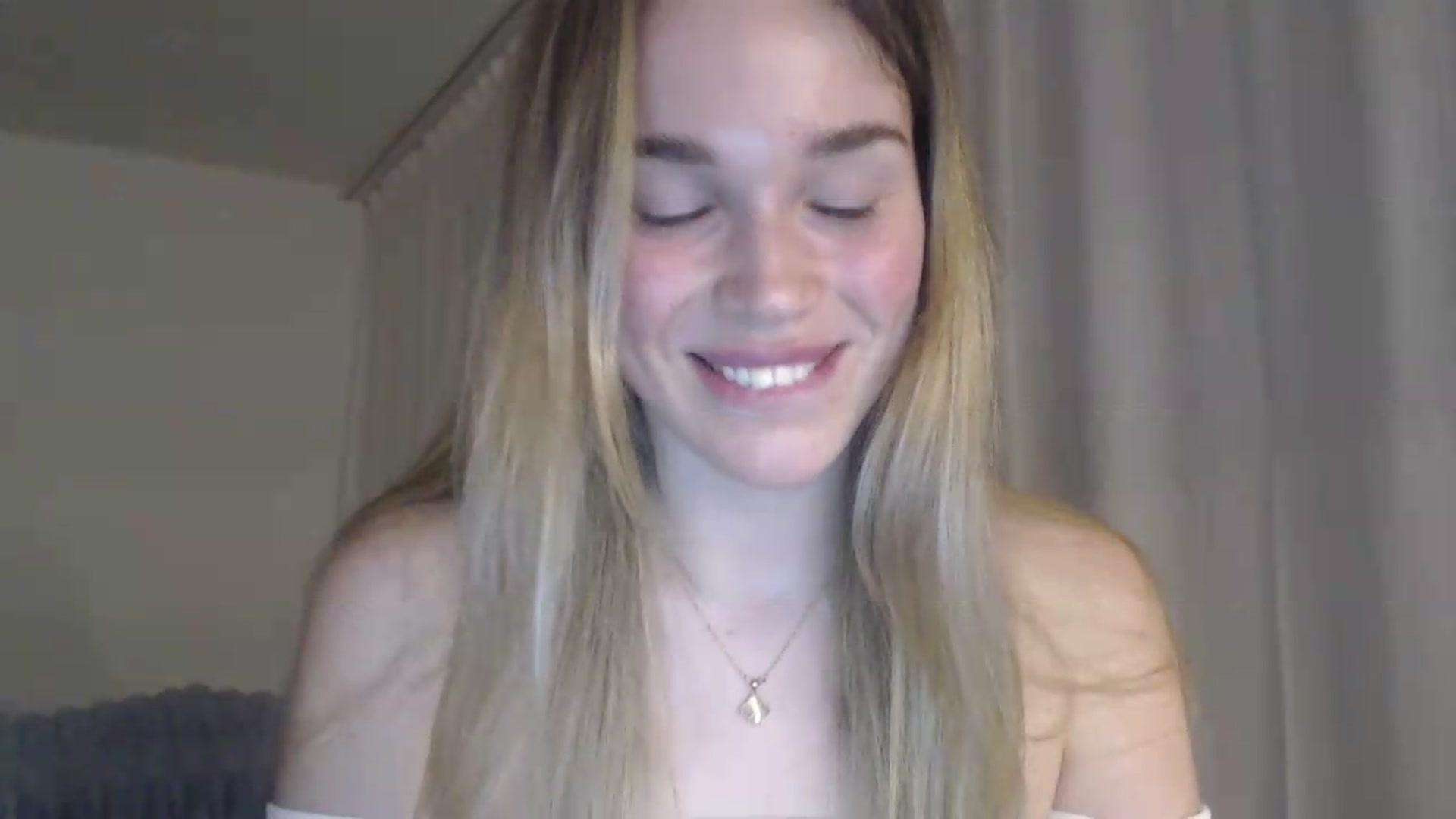 Gallery image thumbnail from Ooh_Cassie's myfreecams stream on, 05/25/2026, 24:44 image 15 of 20