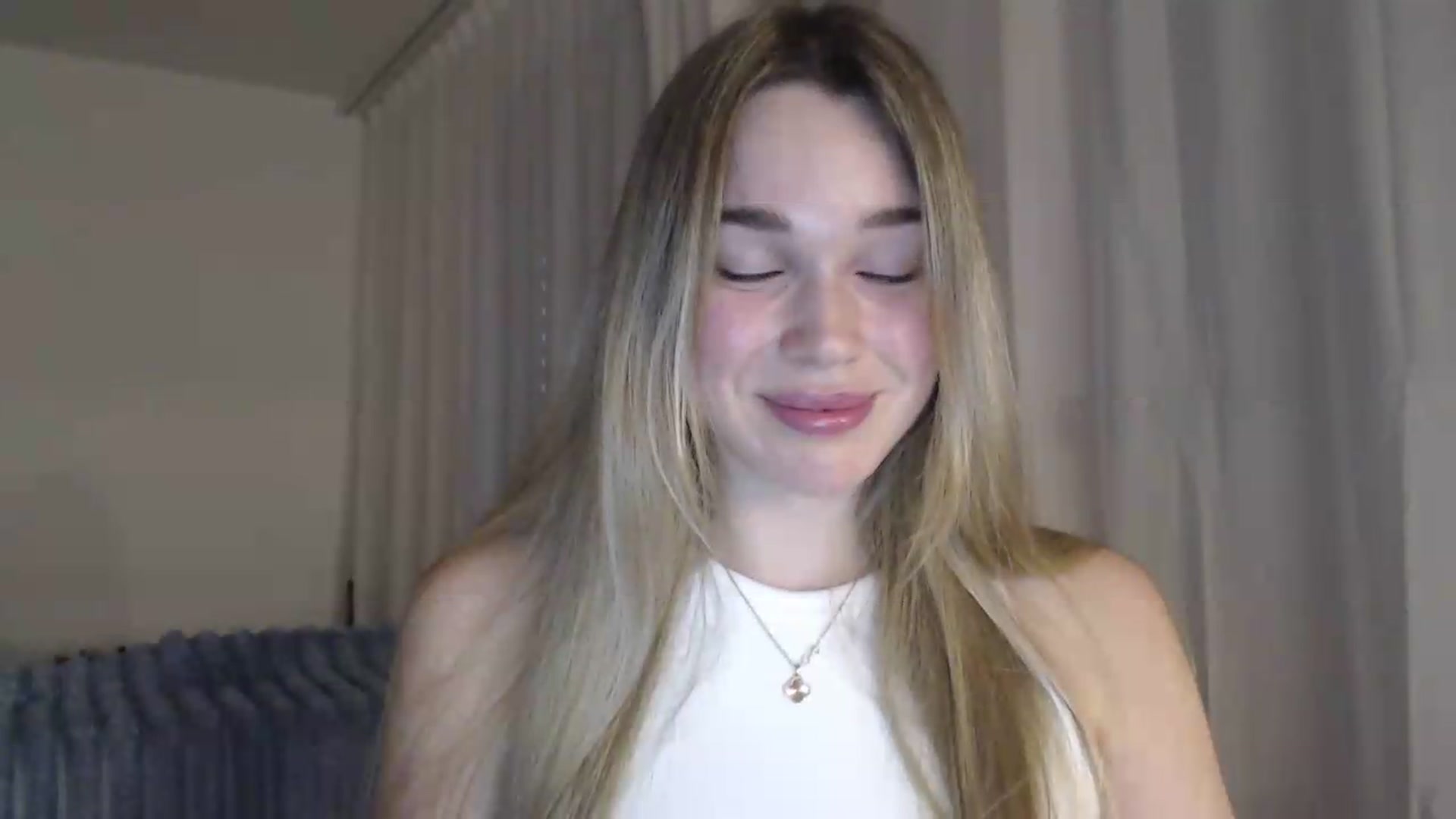 Gallery image thumbnail from Ooh_Cassie's myfreecams stream on, 05/28/2026, 19:10 image 17 of 20