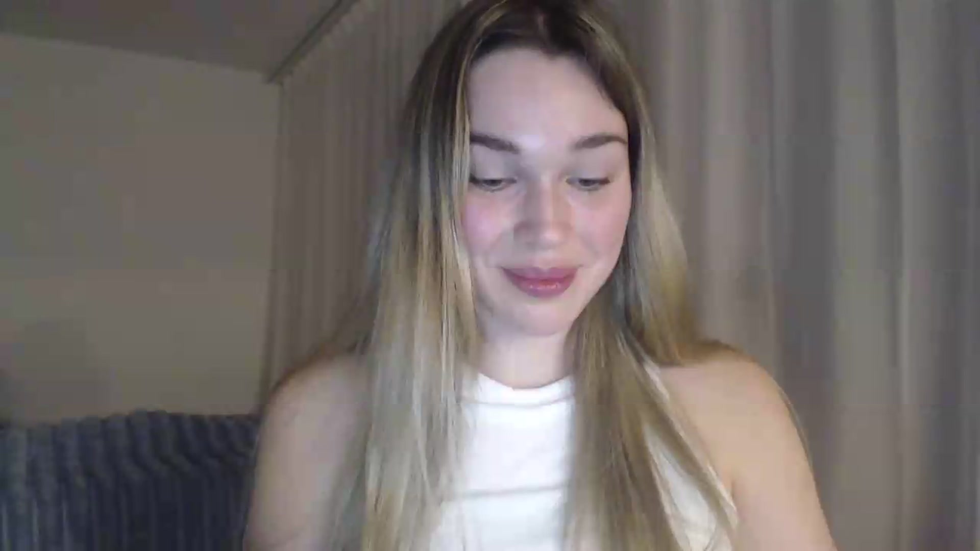 Gallery image thumbnail from Ooh_Cassie's myfreecams stream on, 06/04/2026, 19:59 image 20 of 20