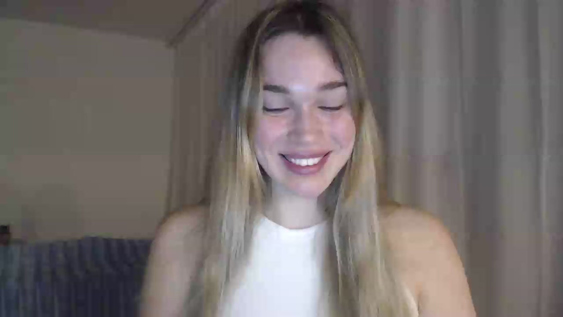 Gallery image thumbnail from Ooh_Cassie's myfreecams stream on, 06/04/2026, 19:59 image 3 of 20