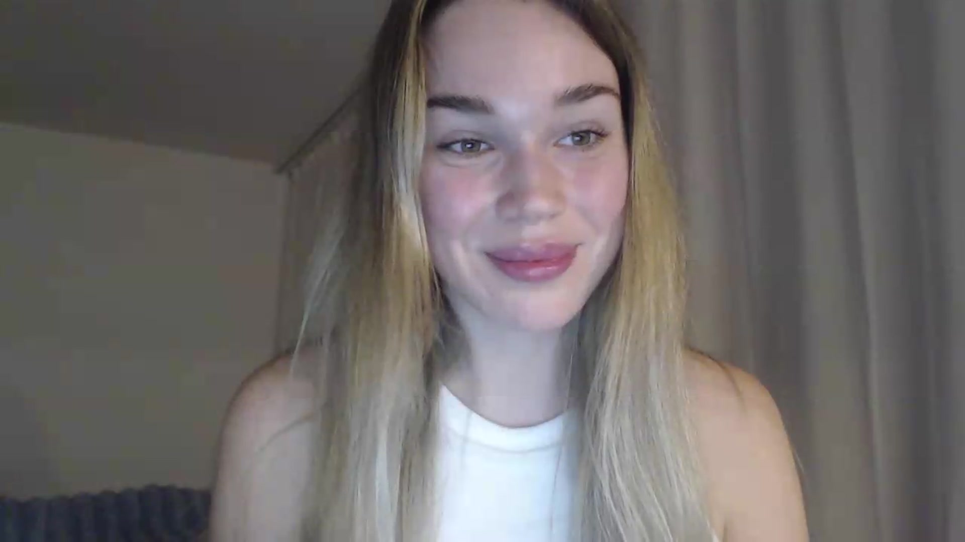Gallery image thumbnail from Ooh_Cassie's myfreecams stream on, 06/04/2026, 19:59 image 18 of 20
