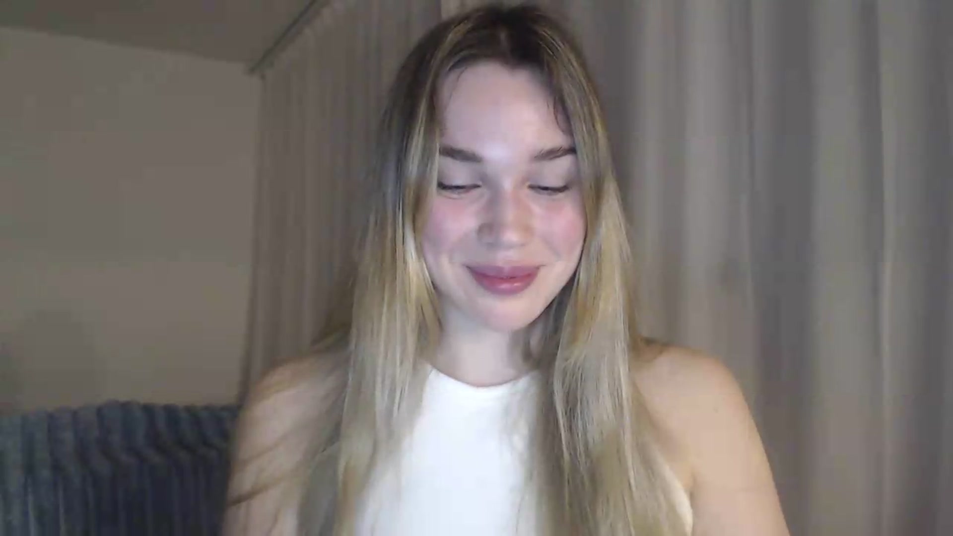 Gallery image thumbnail from Ooh_Cassie's myfreecams stream on, 06/04/2026, 19:59 image 7 of 20