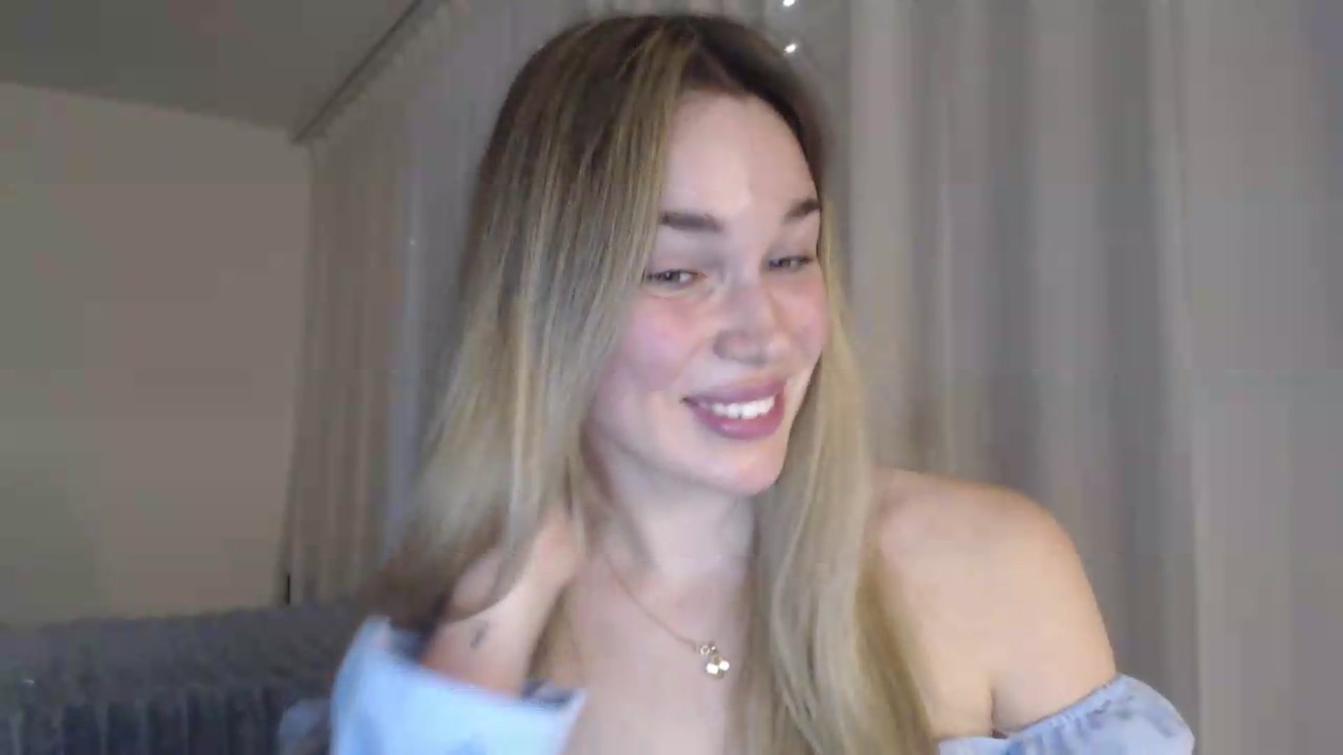 Gallery image thumbnail from Ooh_Cassie's myfreecams stream on, 06/07/2026, 18:35 image 16 of 20