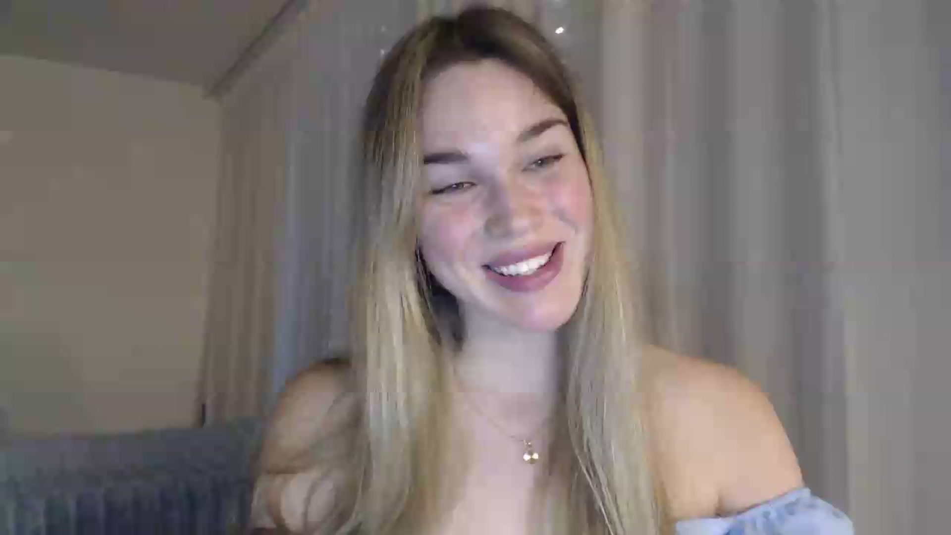 Gallery image thumbnail from Ooh_Cassie's myfreecams stream on, 06/07/2026, 18:35 image 17 of 20