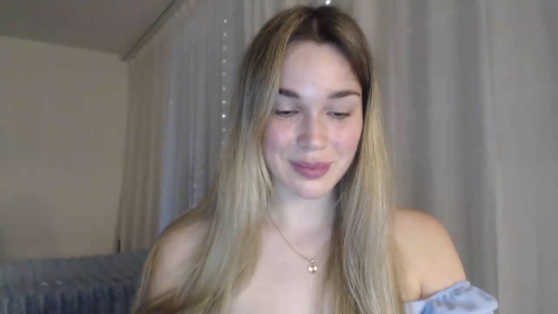 Gallery image thumbnail from Ooh_Cassie's myfreecams stream on, 06/07/2026, 18:35 image 13 of 20