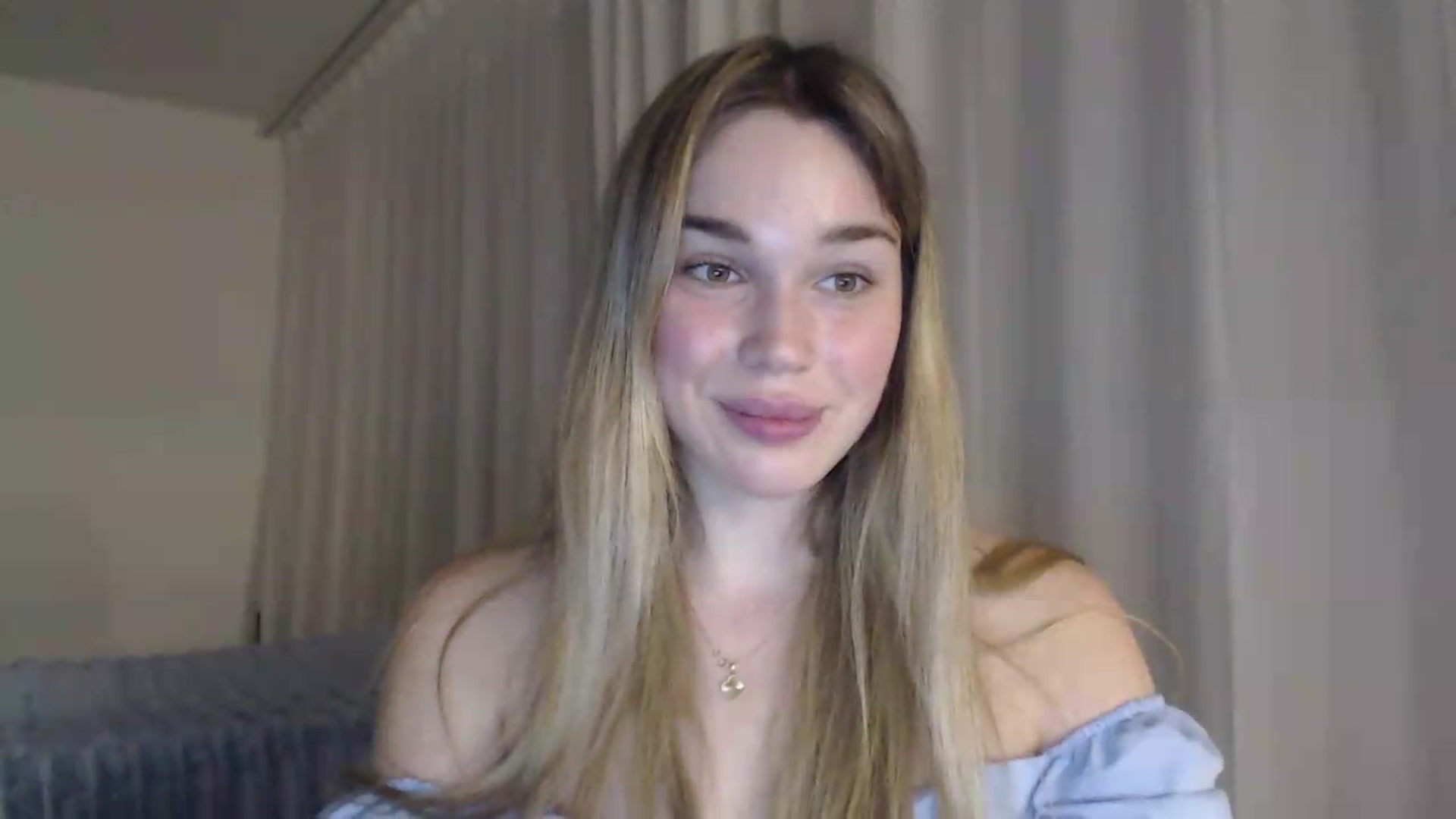 Gallery image thumbnail from Ooh_Cassie's myfreecams stream on, 06/07/2026, 19:52 image 16 of 20