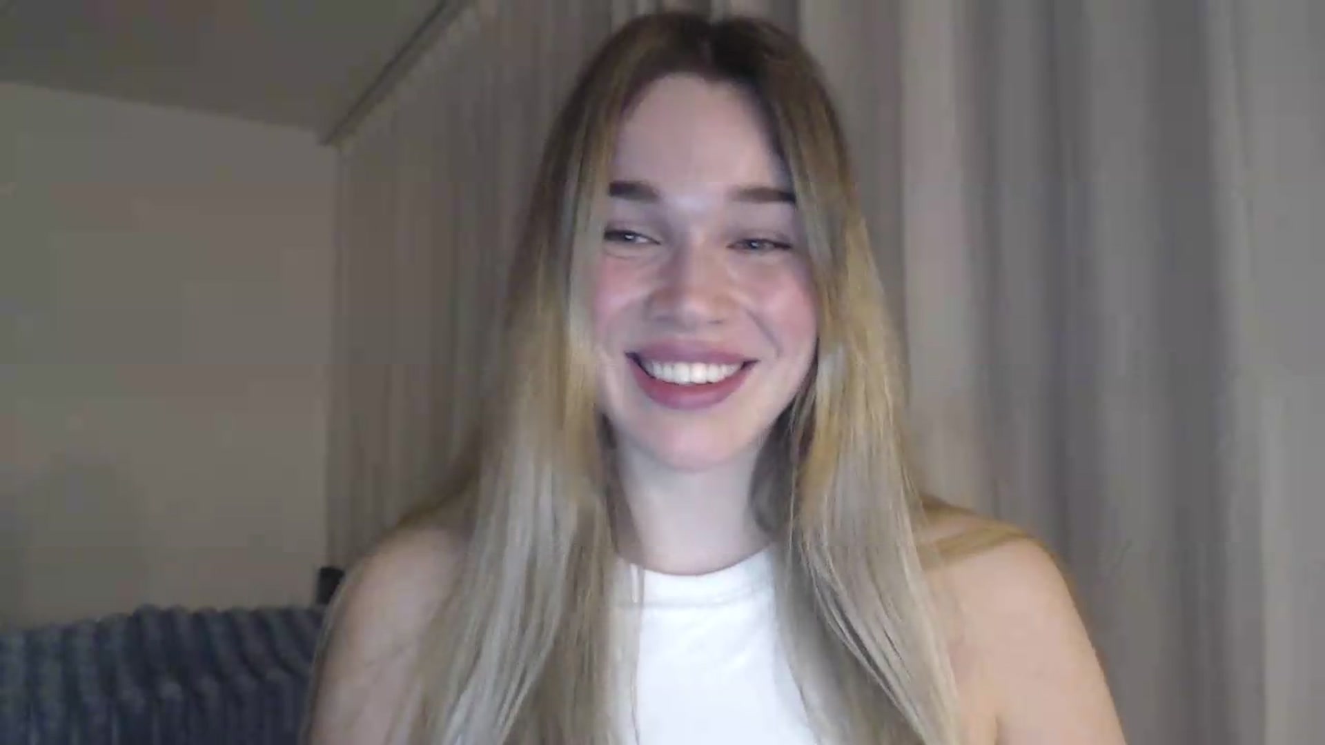 Gallery image thumbnail from Ooh_Cassie's myfreecams stream on, 06/09/2026, 21:02 image 16 of 20