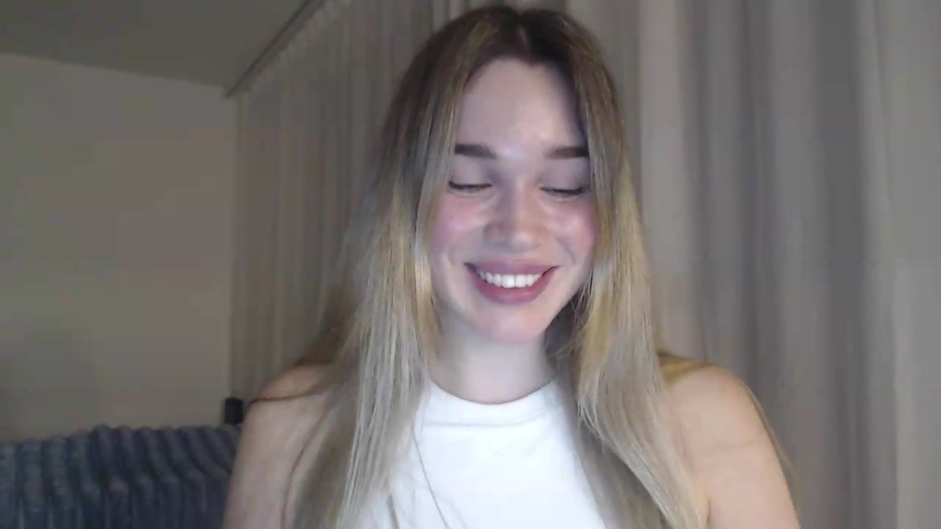 Gallery image thumbnail from Ooh_Cassie's myfreecams stream on, 06/09/2026, 21:02 image 15 of 20