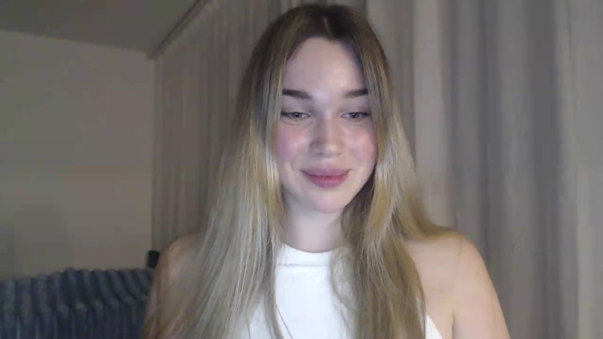 Gallery image thumbnail from Ooh_Cassie's myfreecams stream on, 06/09/2026, 21:02 image 17 of 20