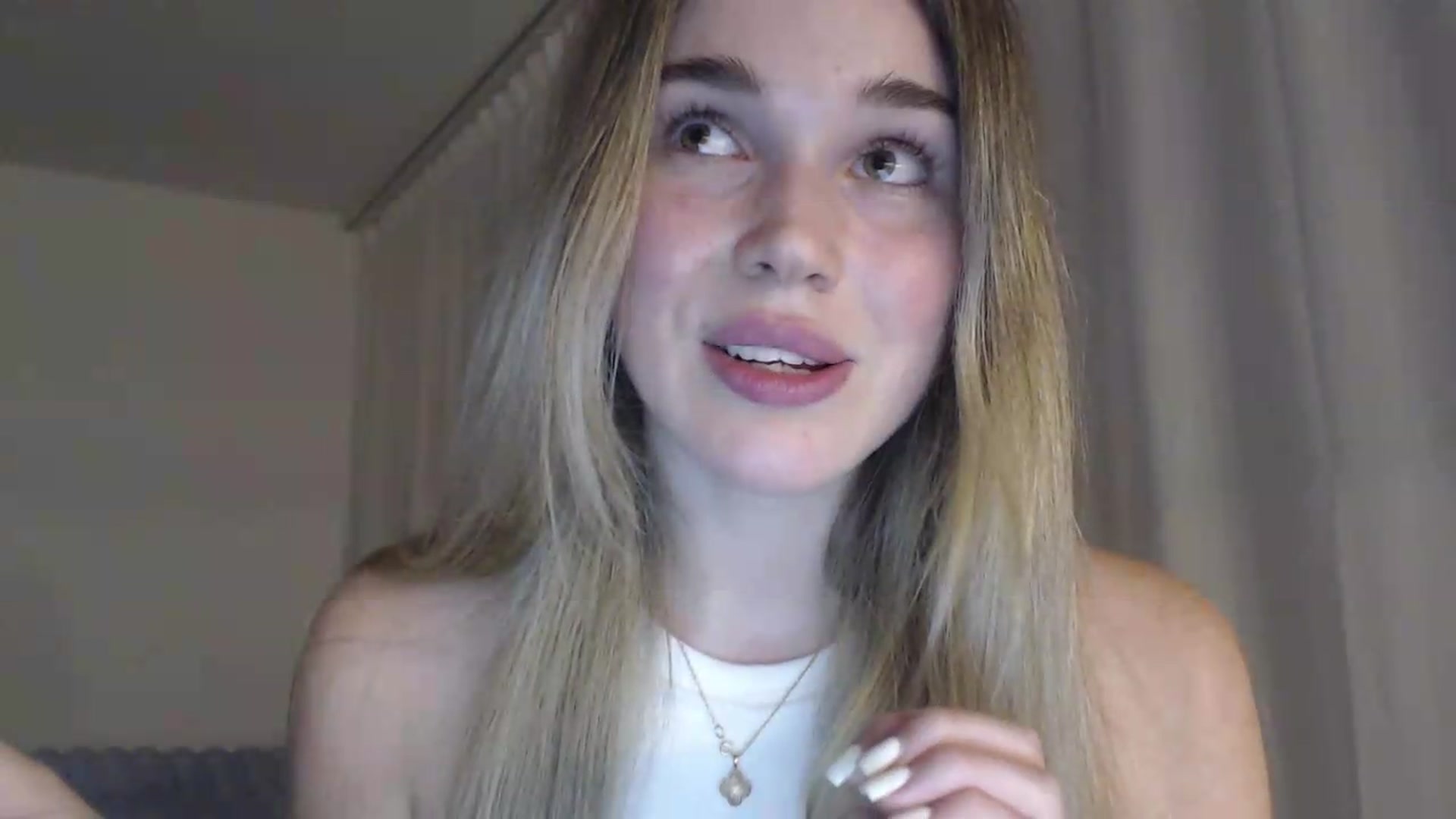 Gallery image thumbnail from Ooh_Cassie's myfreecams stream on, 06/23/2026, 19:34 image 9 of 20