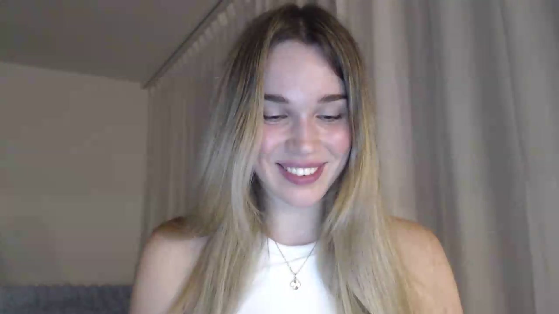 Gallery image thumbnail from Ooh_Cassie's myfreecams stream on, 06/23/2026, 19:34 image 6 of 20