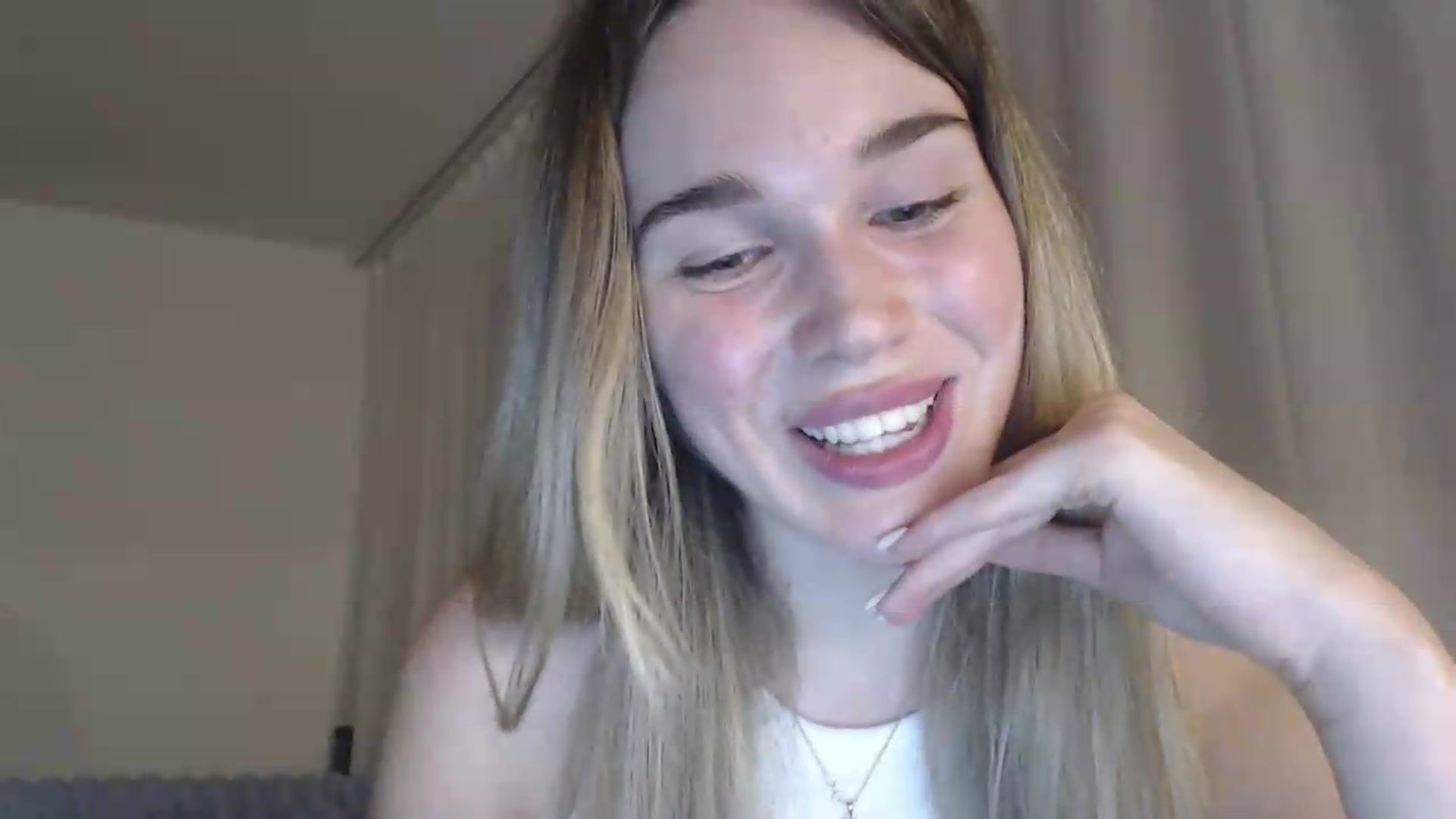 Gallery image thumbnail from Ooh_Cassie's myfreecams stream on, 06/23/2026, 20:16 image 17 of 20