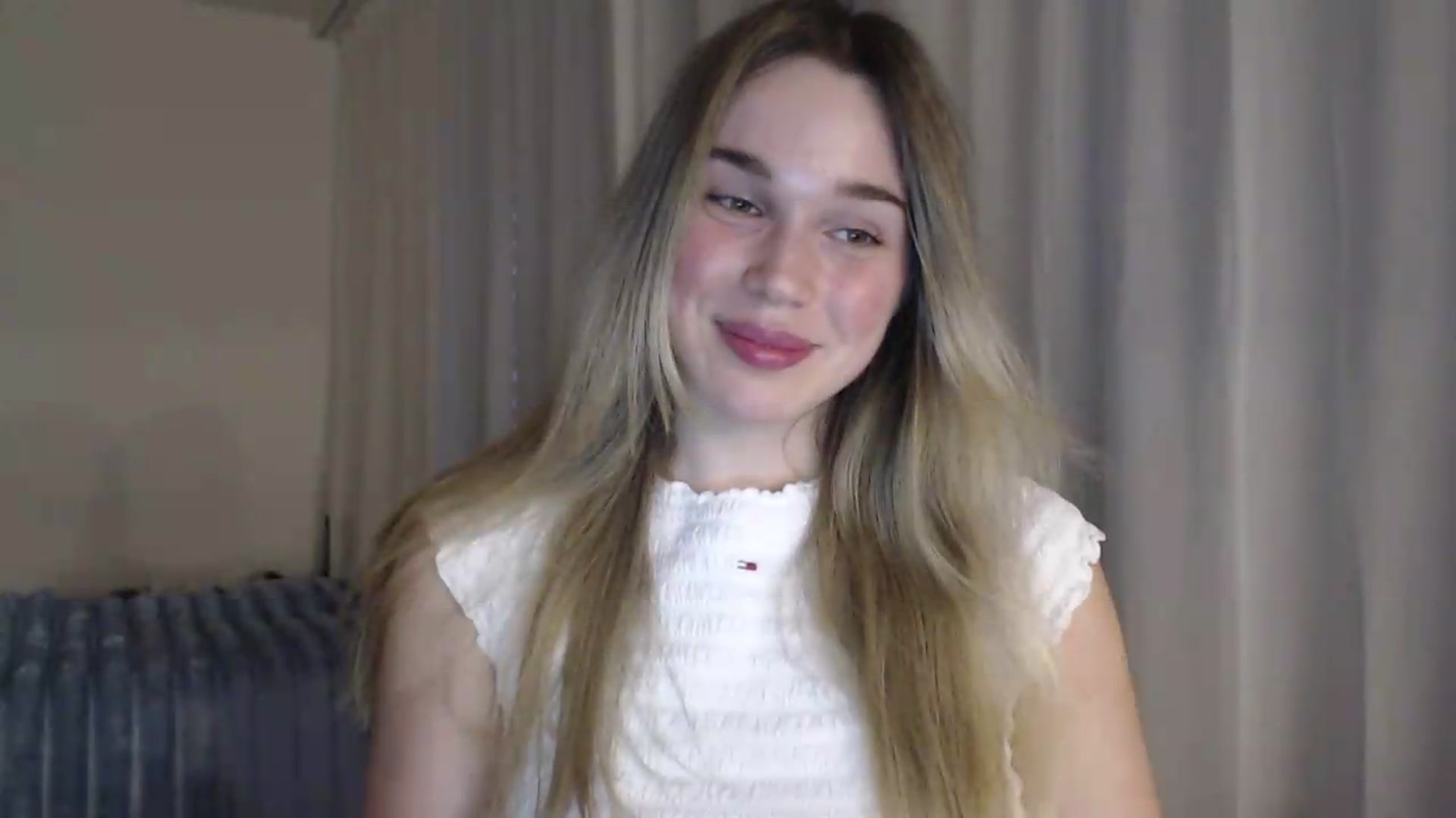 Gallery image thumbnail from Ooh_Cassie's myfreecams stream on, 06/24/2026, 19:27 image 6 of 20