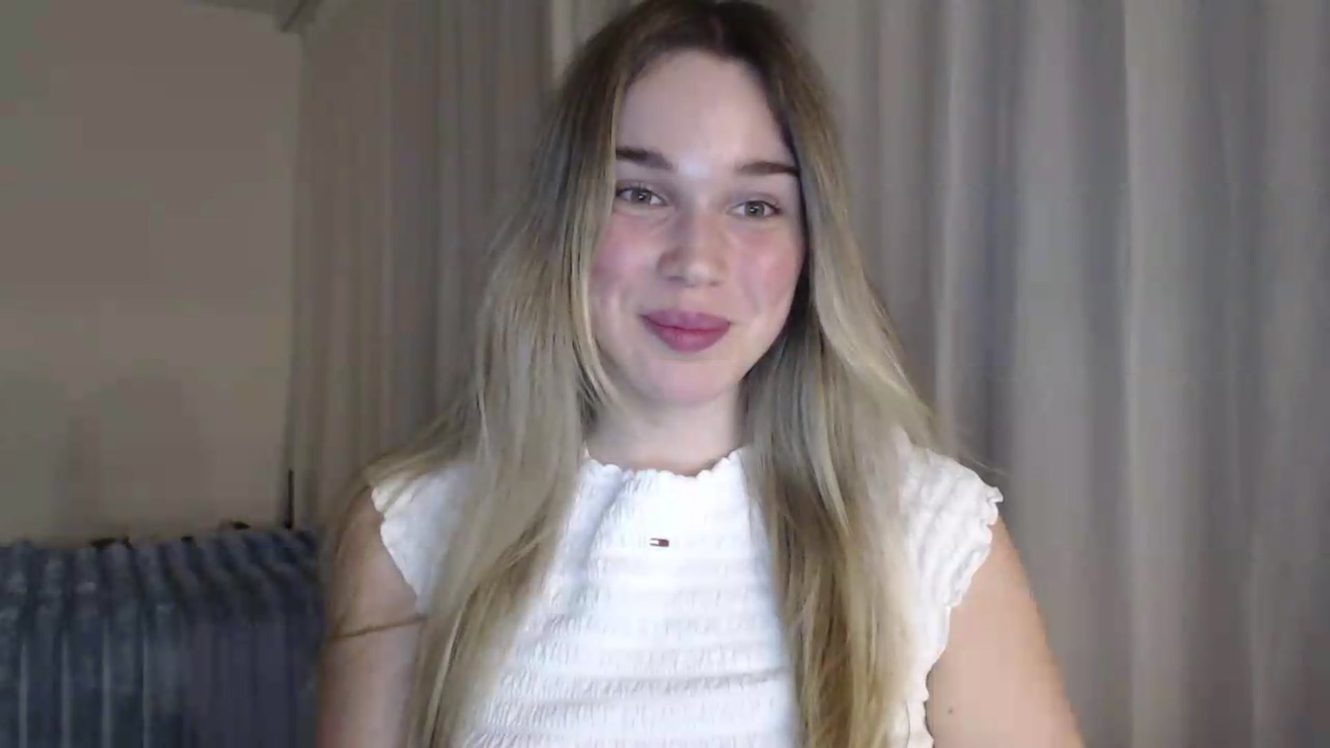 Gallery image thumbnail from Ooh_Cassie's myfreecams stream on, 06/24/2026, 19:27 image 17 of 20