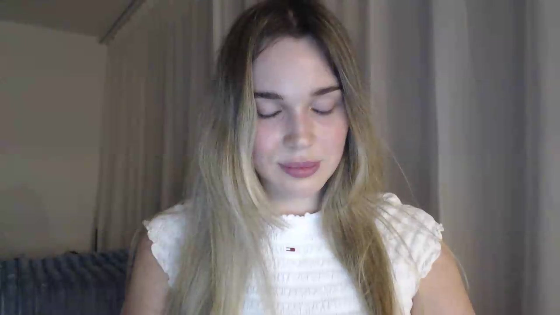 Gallery image thumbnail from Ooh_Cassie's myfreecams stream on, 06/24/2026, 19:52 image 17 of 20