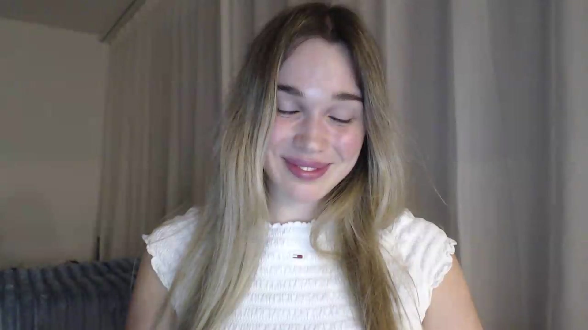 Gallery image thumbnail from Ooh_Cassie's myfreecams stream on, 06/24/2026, 20:21 image 8 of 20