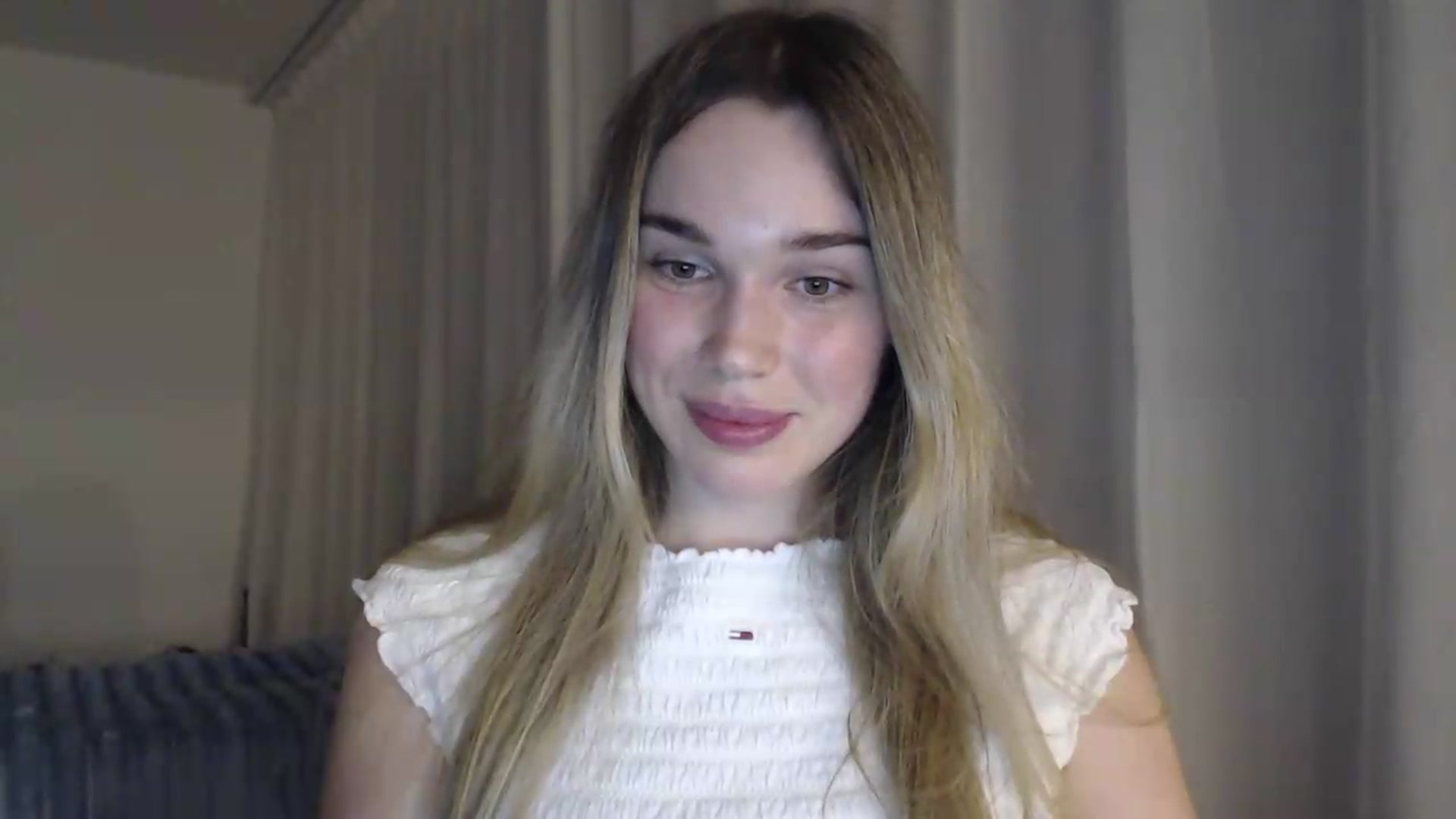 Gallery image thumbnail from Ooh_Cassie's myfreecams stream on, 06/24/2026, 20:21 image 19 of 20