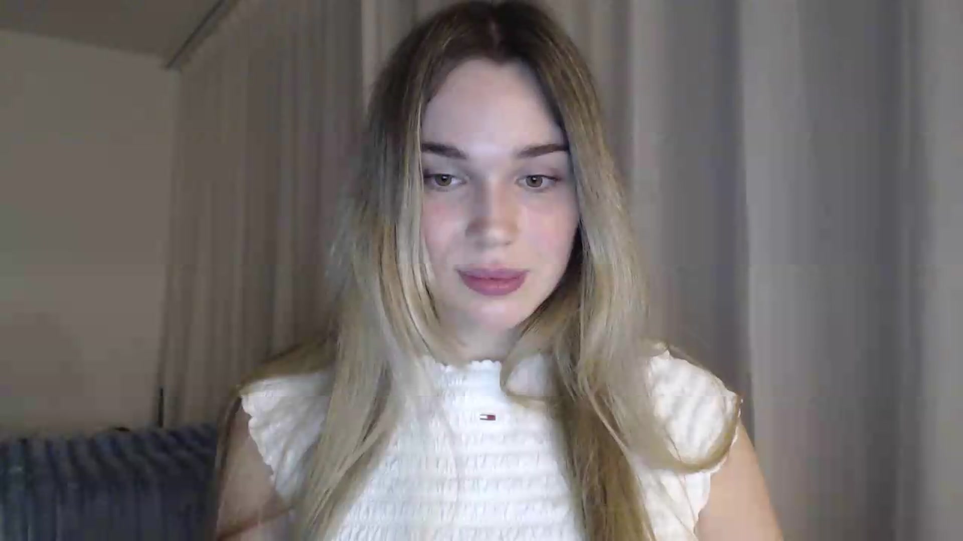 Gallery image thumbnail from Ooh_Cassie's myfreecams stream on, 06/24/2026, 20:21 image 5 of 20