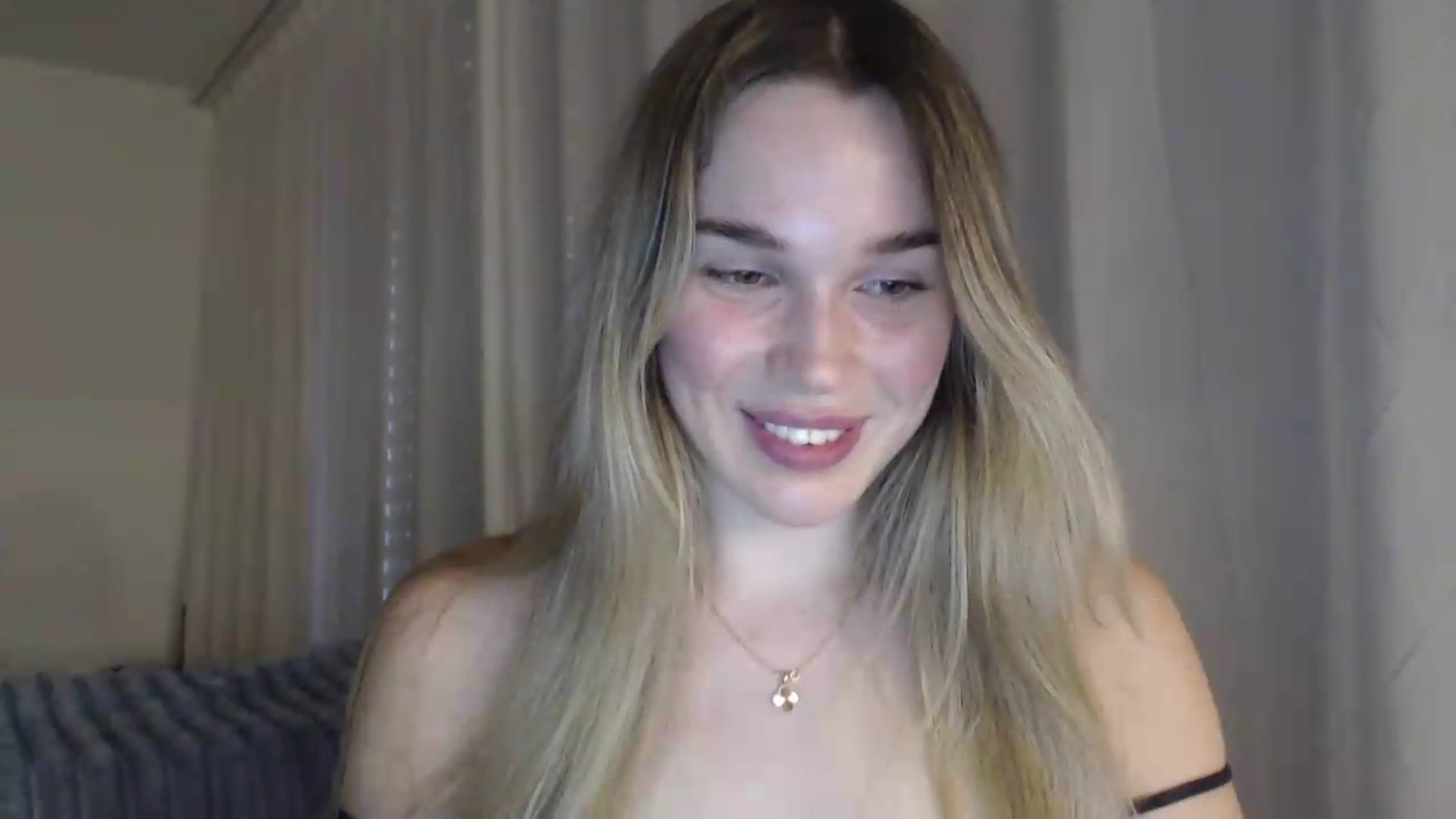 Gallery image thumbnail from Ooh_Cassie's myfreecams stream on, 06/25/2026, 18:58 image 8 of 20