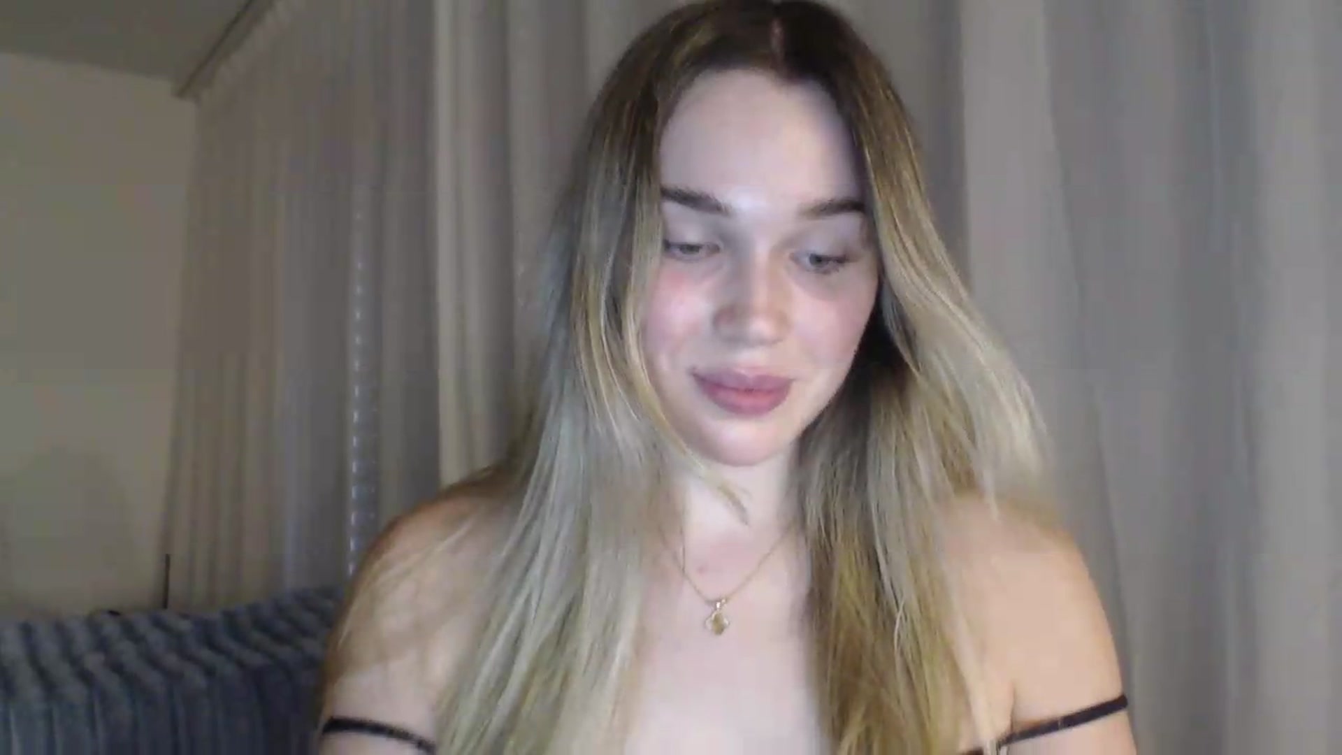 Gallery image thumbnail from Ooh_Cassie's myfreecams stream on, 06/25/2026, 18:58 image 18 of 20