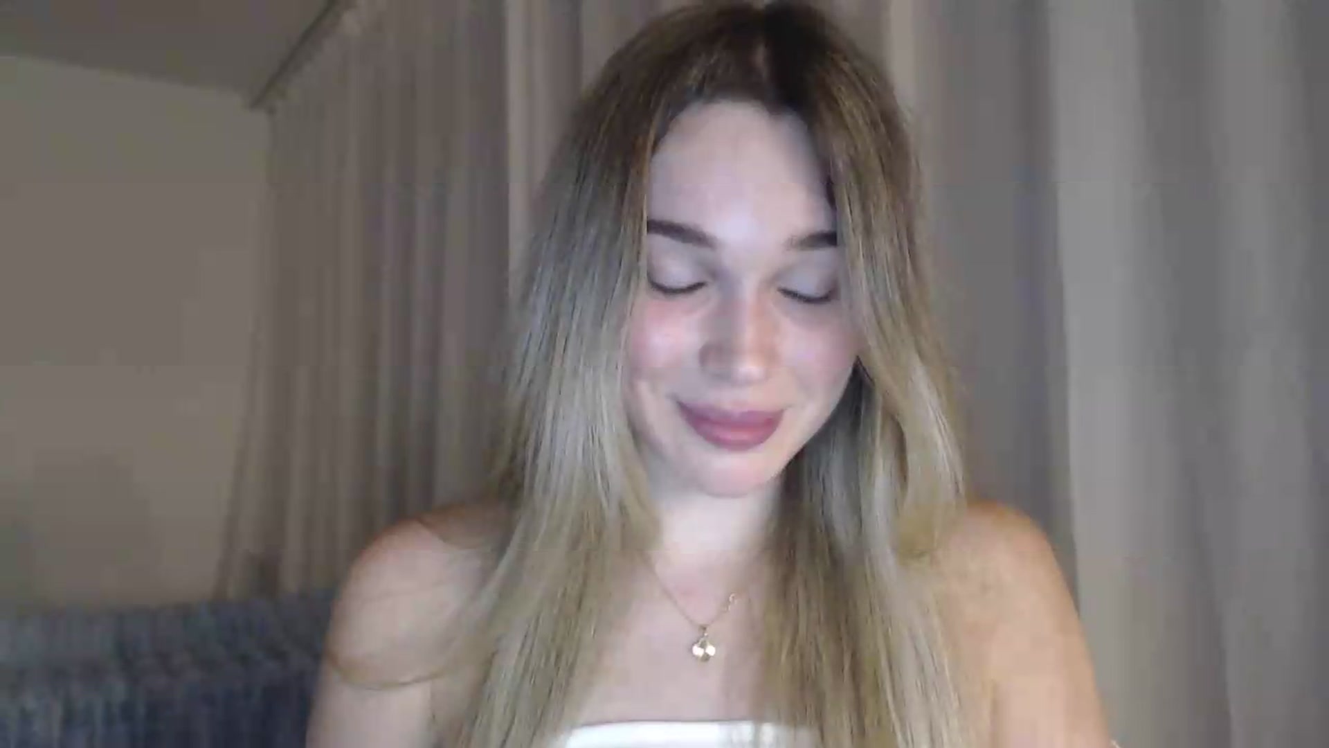 Gallery image thumbnail from Ooh_Cassie's myfreecams stream on, 06/26/2026, 19:59 image 15 of 20