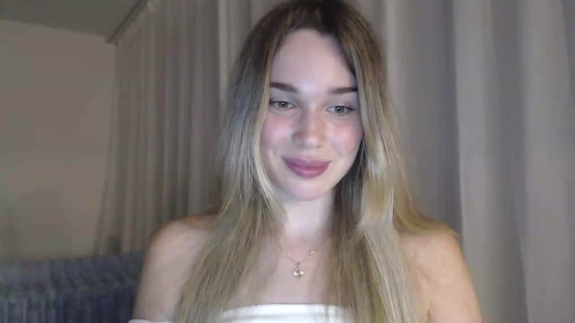 Gallery image thumbnail from Ooh_Cassie's myfreecams stream on, 06/26/2026, 19:59 image 19 of 20