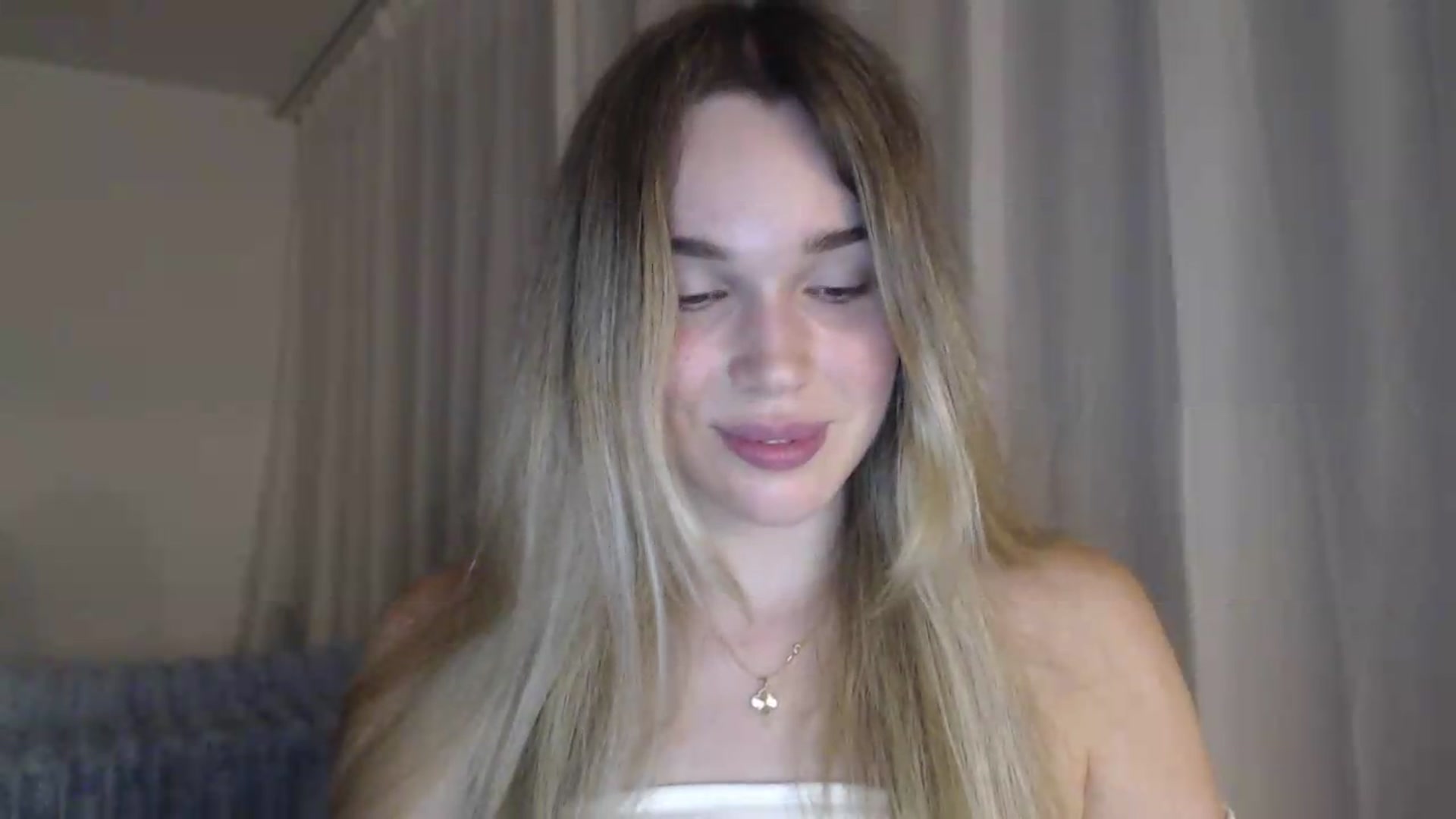 Gallery image thumbnail from Ooh_Cassie's myfreecams stream on, 06/26/2026, 19:59 image 18 of 20