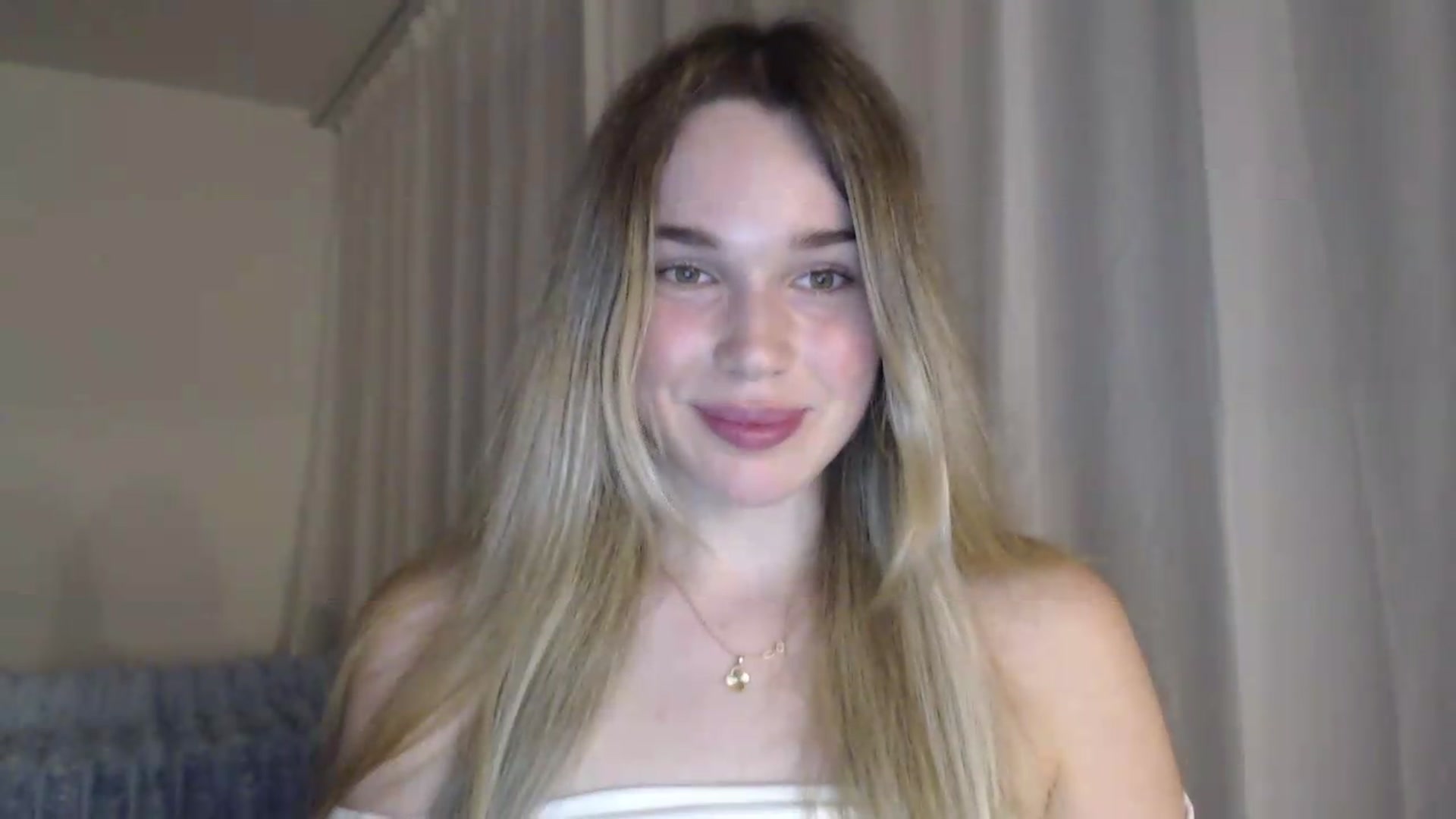 Gallery image thumbnail from Ooh_Cassie's myfreecams stream on, 06/26/2026, 20:14 image 8 of 20