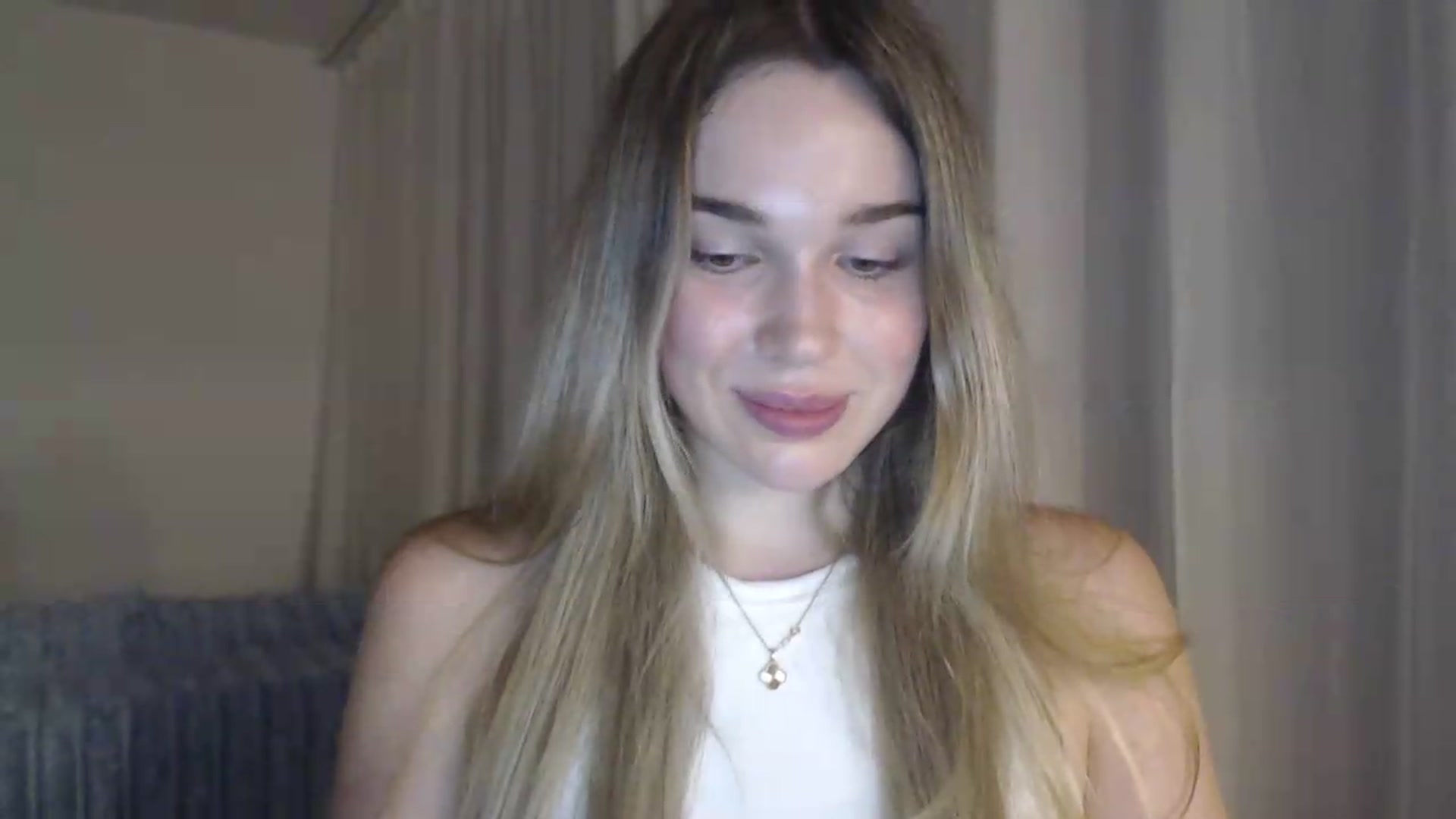 Gallery image thumbnail from Ooh_Cassie's myfreecams stream on, 06/29/2026, 20:19 image 14 of 20