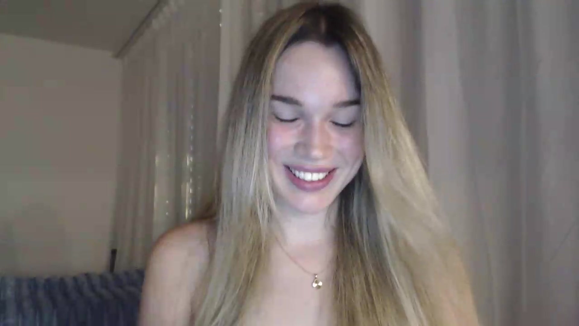 Gallery image thumbnail from Ooh_Cassie's myfreecams stream on, 07/01/2026, 19:23 image 4 of 20
