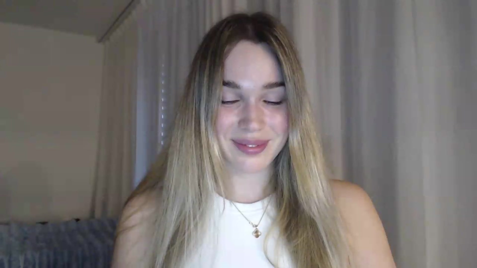 Gallery image thumbnail from Ooh_Cassie's myfreecams stream on, 07/06/2026, 18:31 image 4 of 20