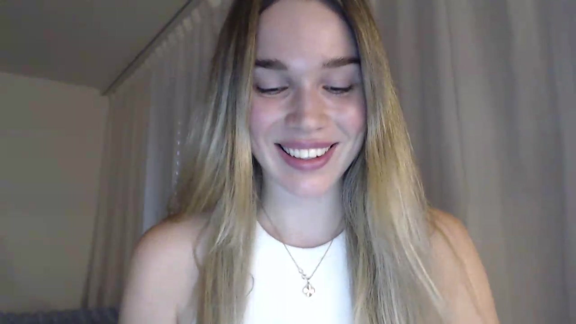 Gallery image thumbnail from Ooh_Cassie's myfreecams stream on, 07/06/2026, 18:31 image 14 of 20