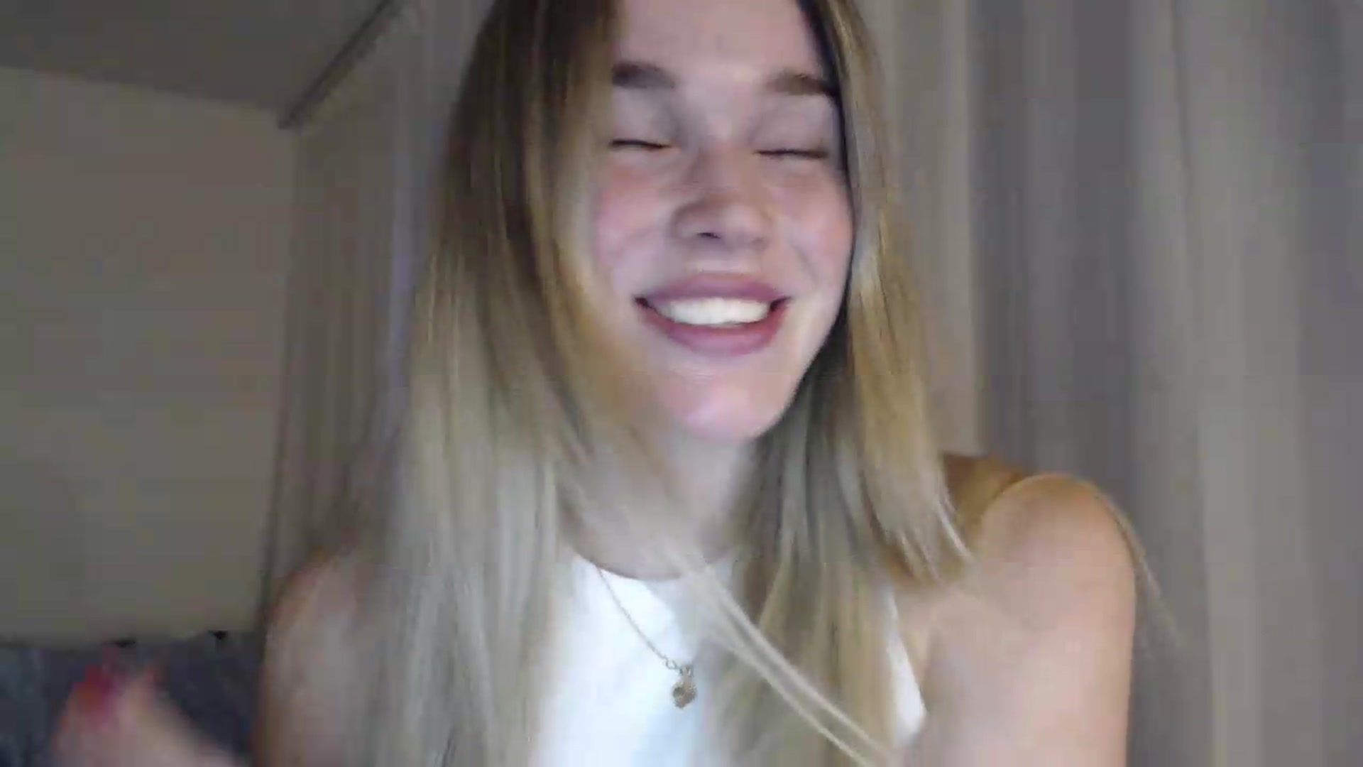 Gallery image thumbnail from Ooh_Cassie's myfreecams stream on, 07/06/2026, 18:31 image 6 of 20