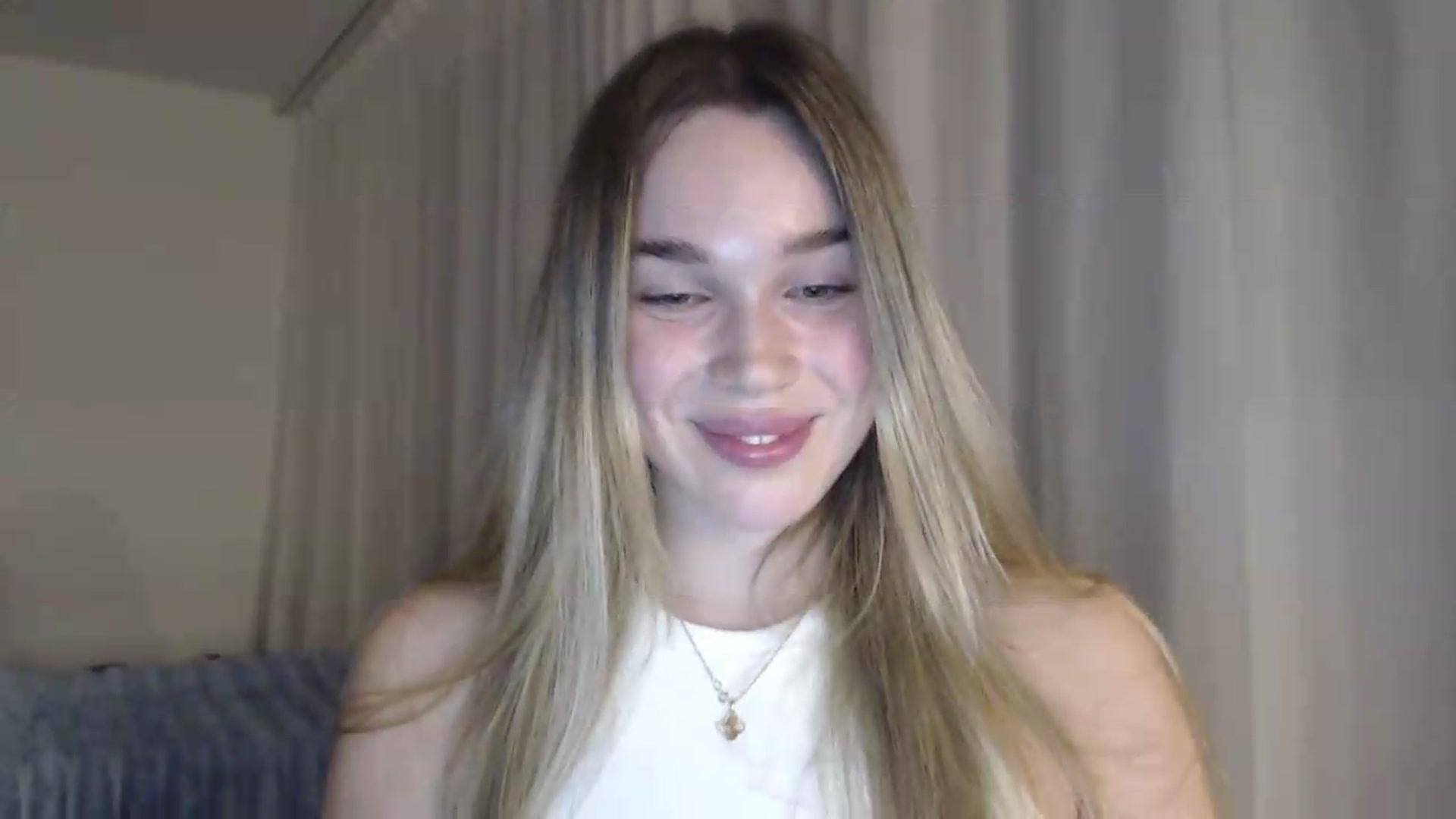 Gallery image thumbnail from Ooh_Cassie's myfreecams stream on, 07/06/2026, 19:45 image 19 of 20