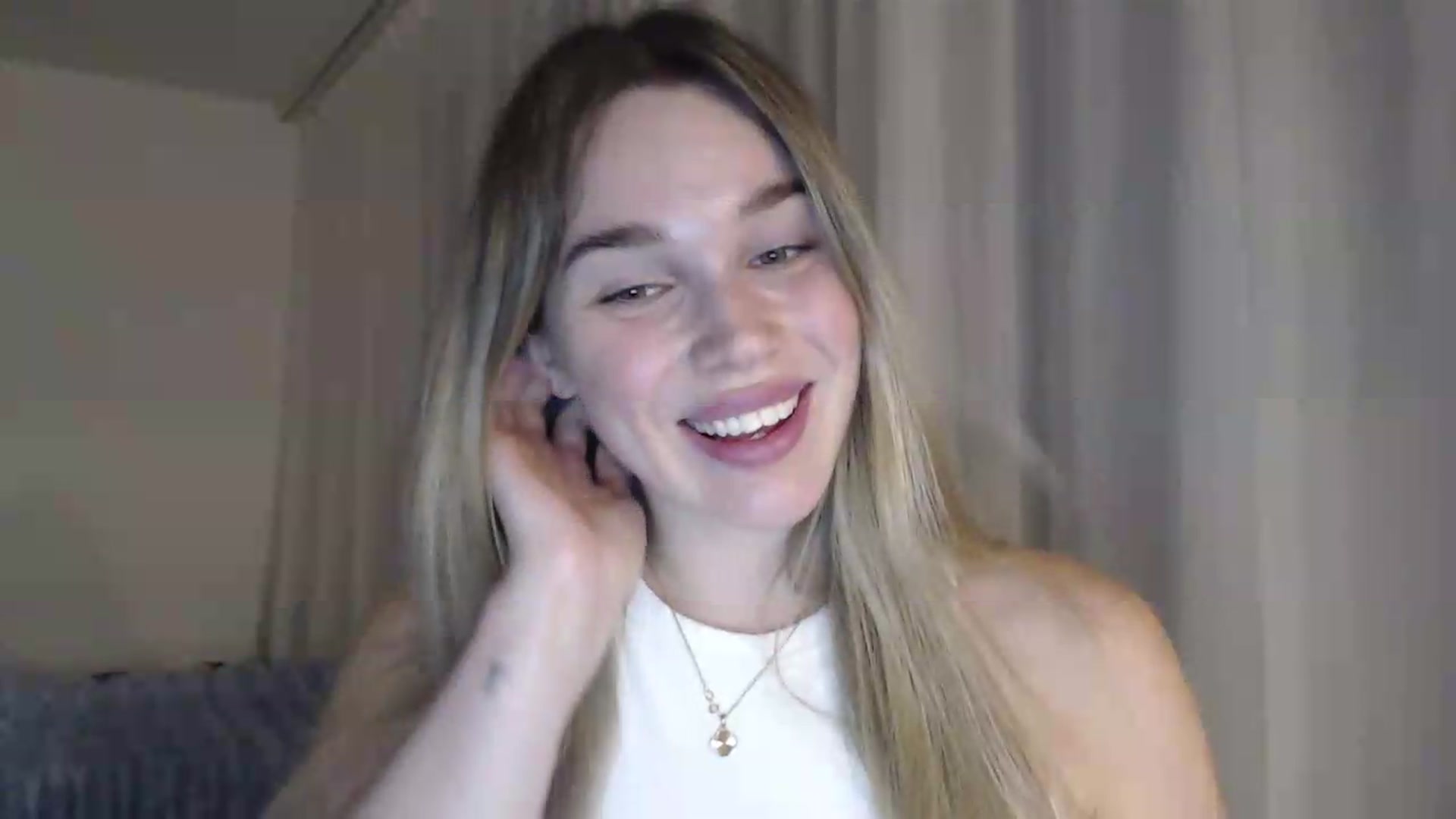 Gallery image thumbnail from Ooh_Cassie's myfreecams stream on, 07/06/2026, 19:45 image 3 of 20