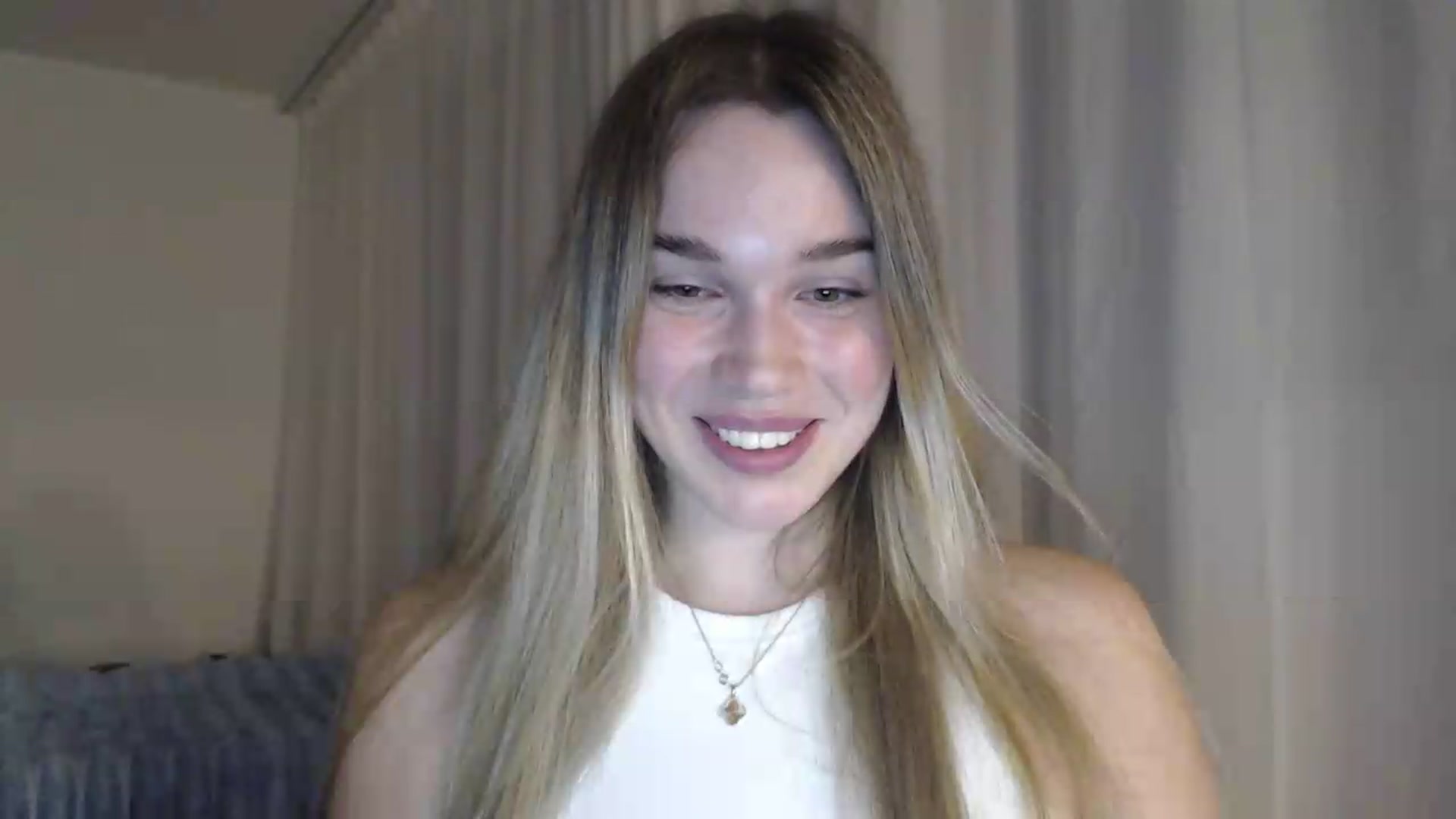 Gallery image thumbnail from Ooh_Cassie's myfreecams stream on, 07/06/2026, 19:45 image 5 of 20