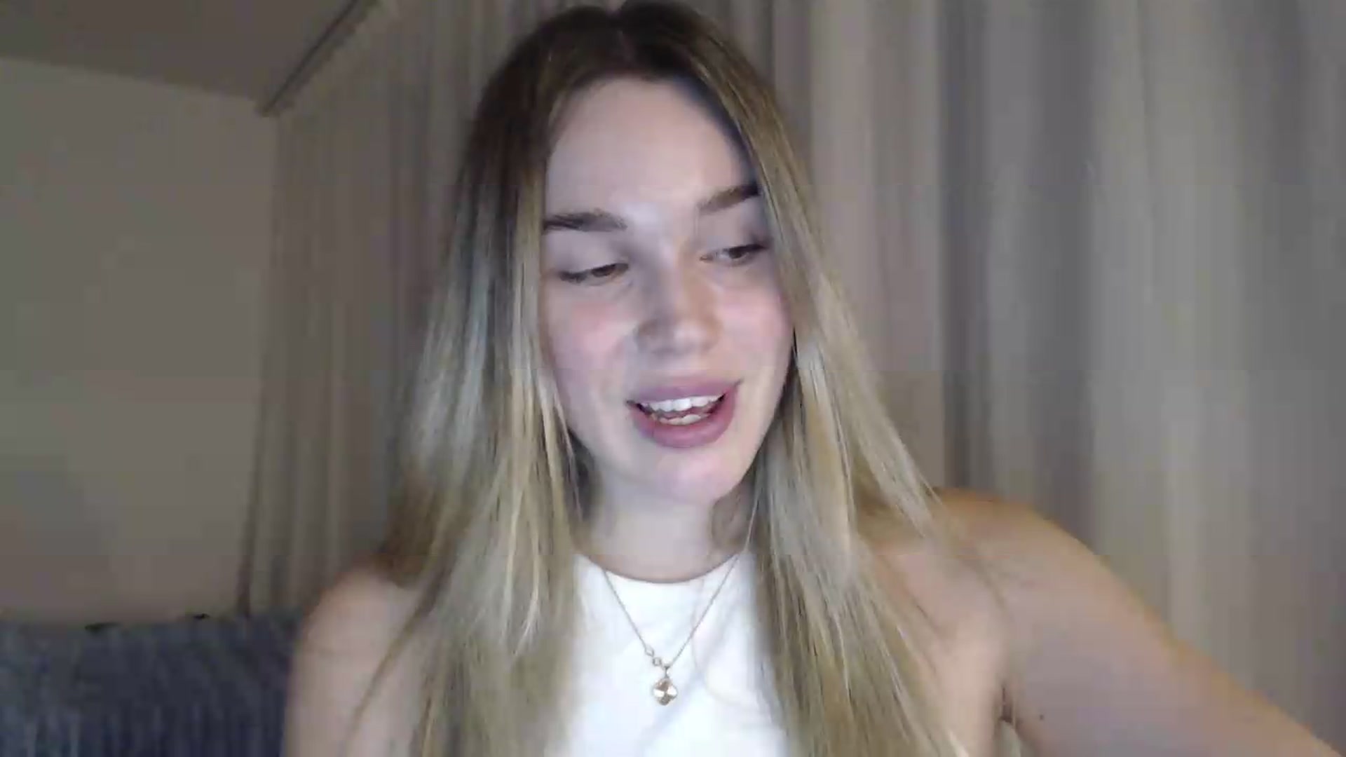 Gallery image thumbnail from Ooh_Cassie's myfreecams stream on, 07/06/2026, 19:45 image 4 of 20