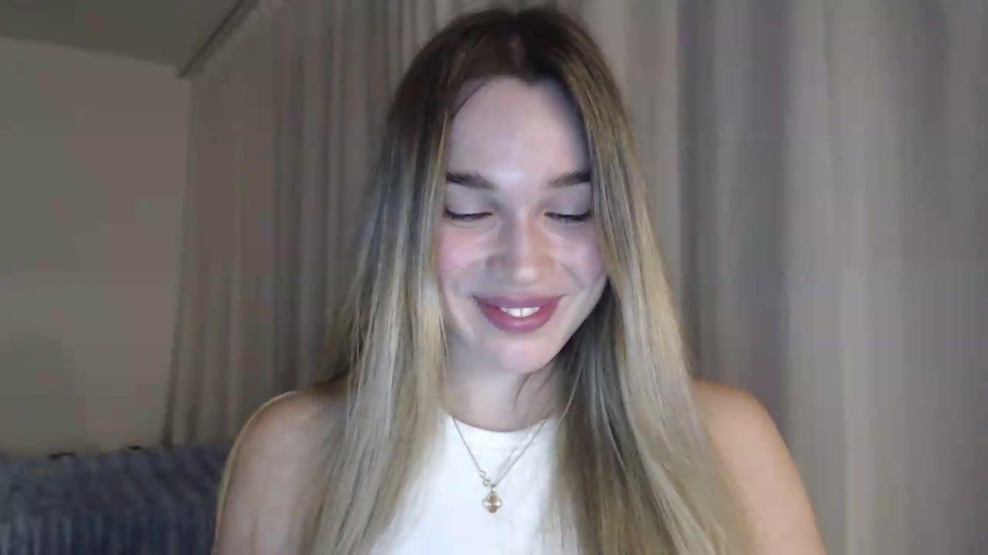 Gallery image thumbnail from Ooh_Cassie's myfreecams stream on, 07/06/2026, 19:45 image 14 of 20