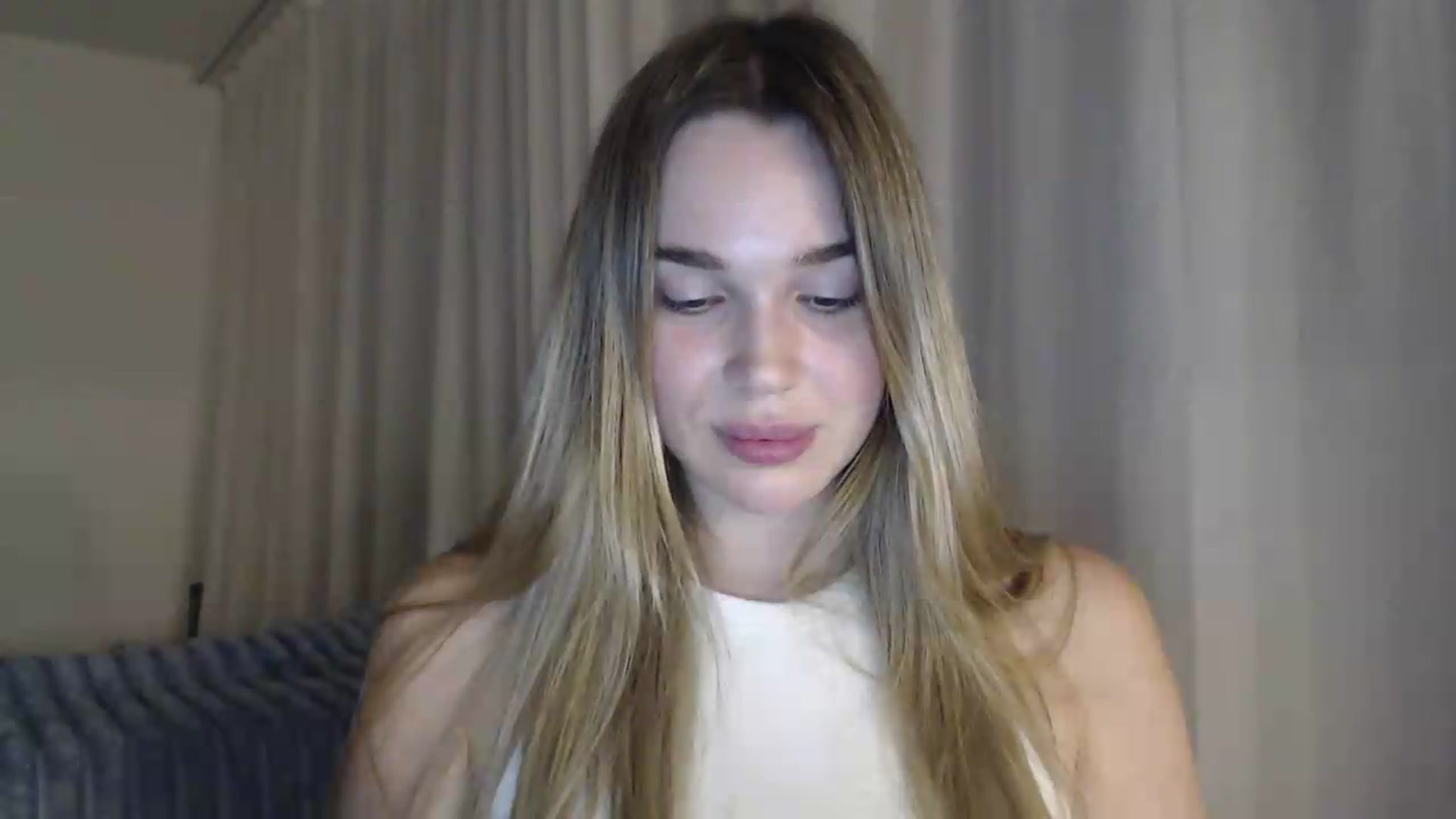 Gallery image thumbnail from Ooh_Cassie's myfreecams stream on, 07/07/2026, 20:20 image 15 of 20