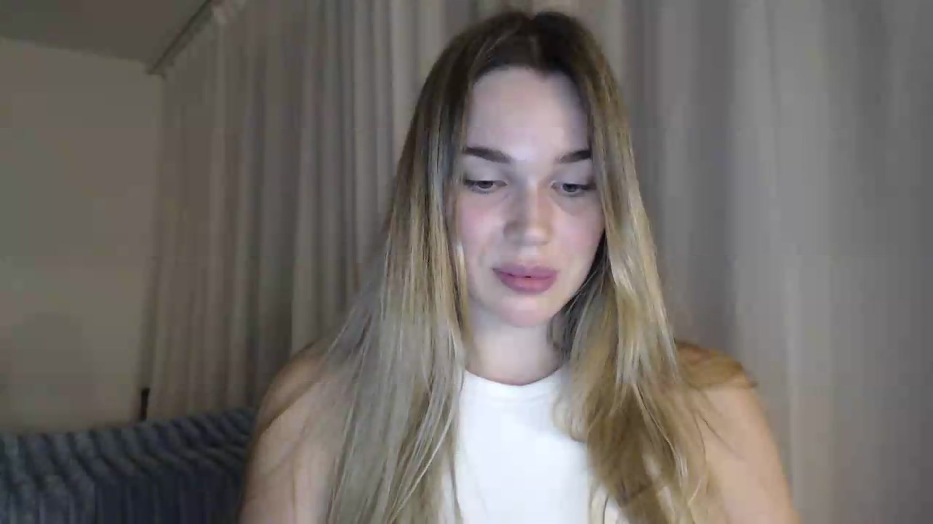 Gallery image thumbnail from Ooh_Cassie's myfreecams stream on, 07/07/2026, 20:20 image 6 of 20