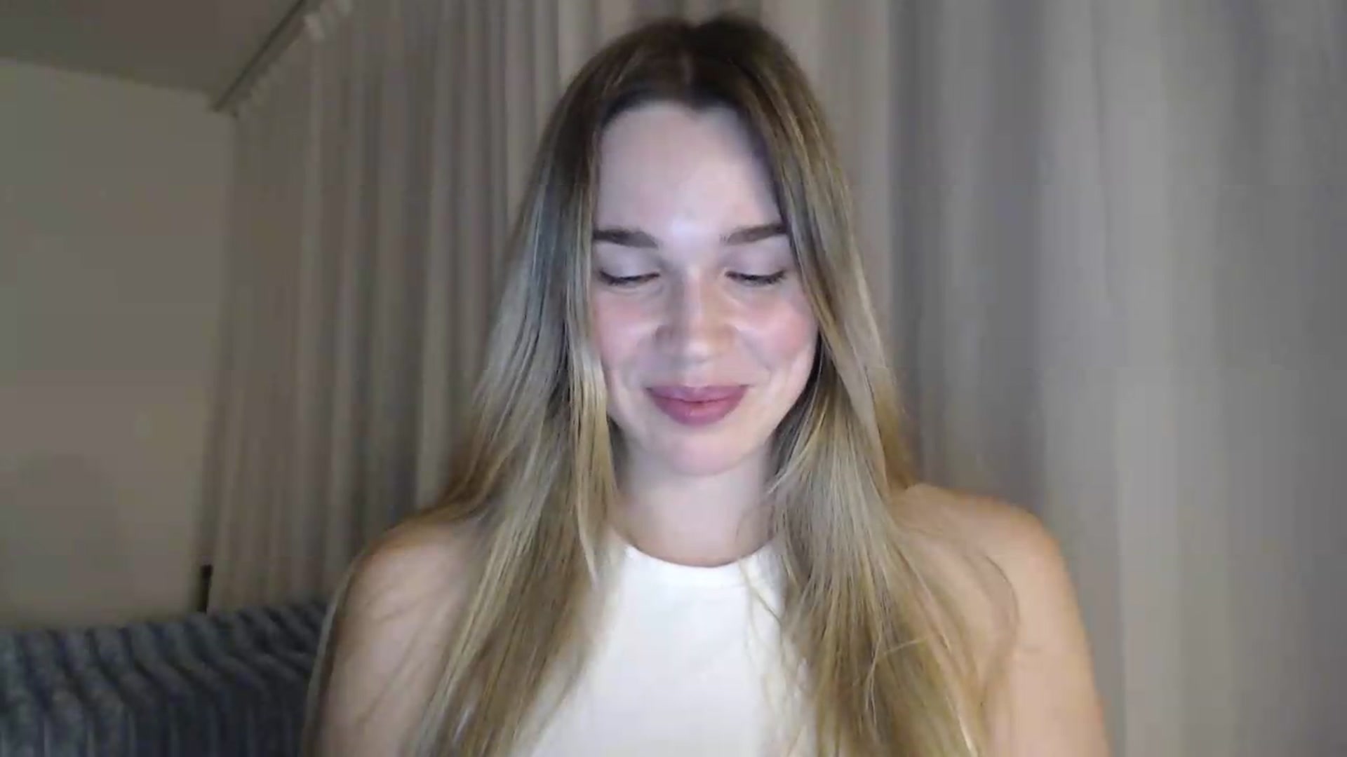 Gallery image thumbnail from Ooh_Cassie's myfreecams stream on, 07/07/2026, 20:20 image 2 of 20