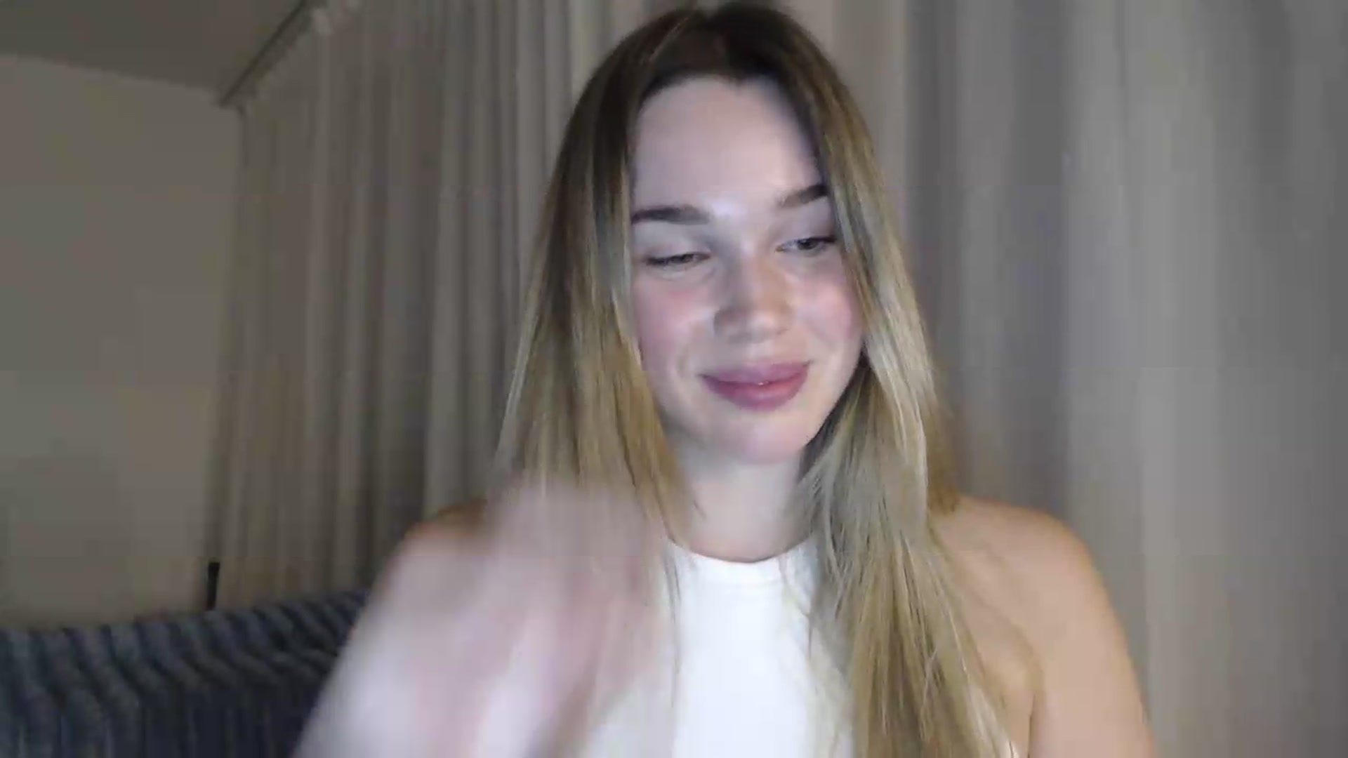 Gallery image thumbnail from Ooh_Cassie's myfreecams stream on, 07/07/2026, 20:20 image 3 of 20