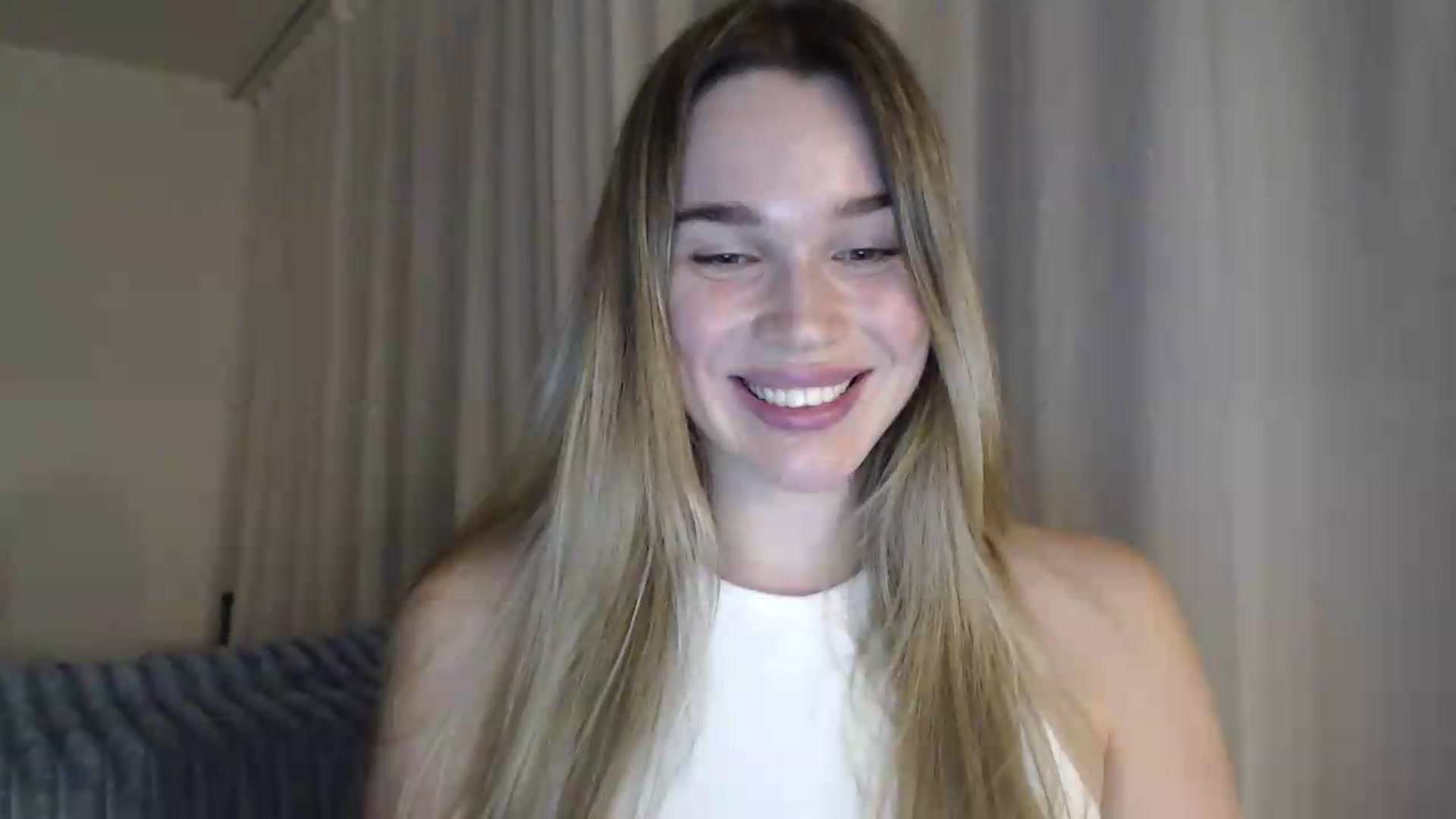 Gallery image thumbnail from Ooh_Cassie's myfreecams stream on, 07/07/2026, 20:20 image 4 of 20